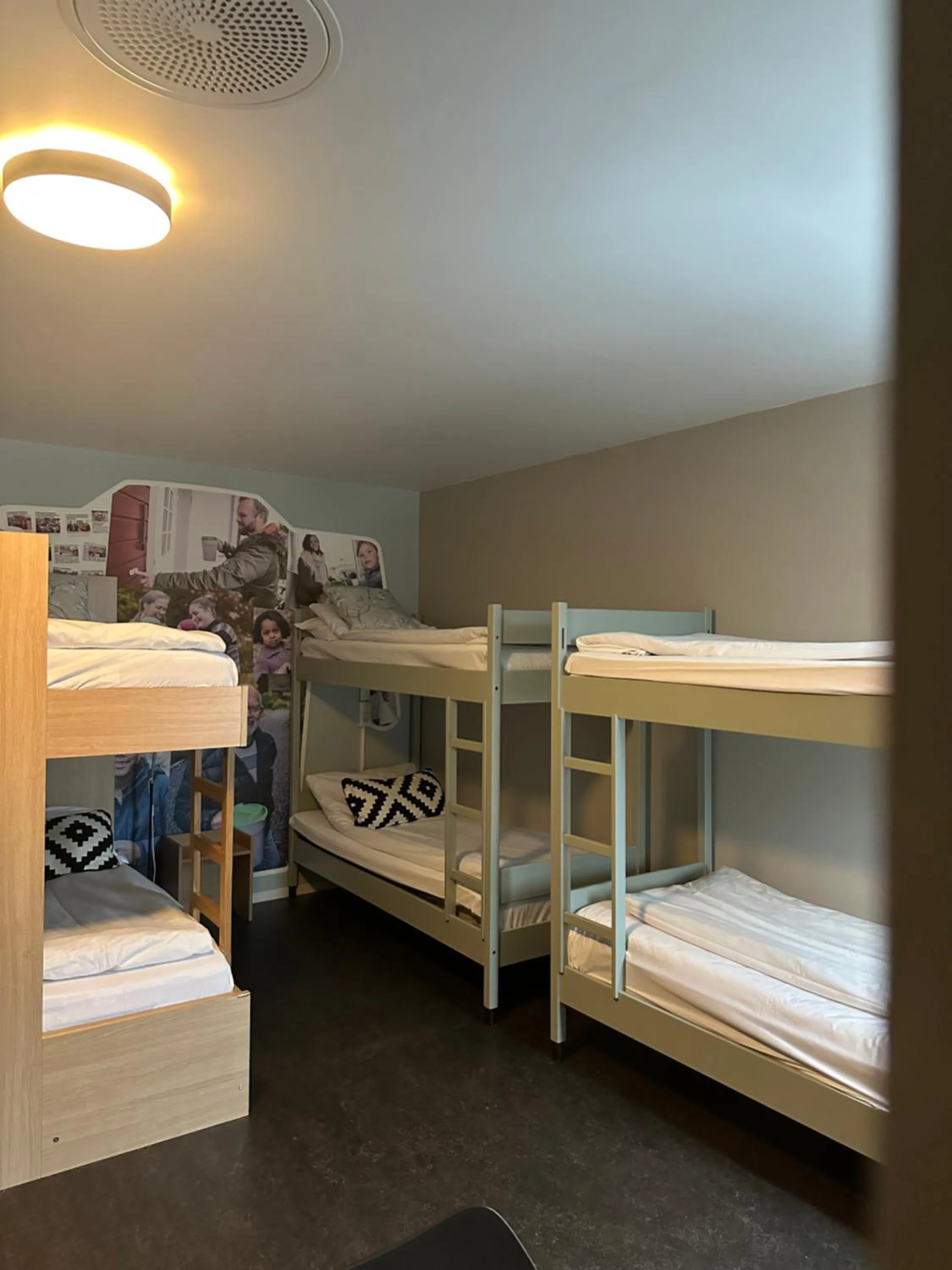 Bed in Stasjonen Hotel