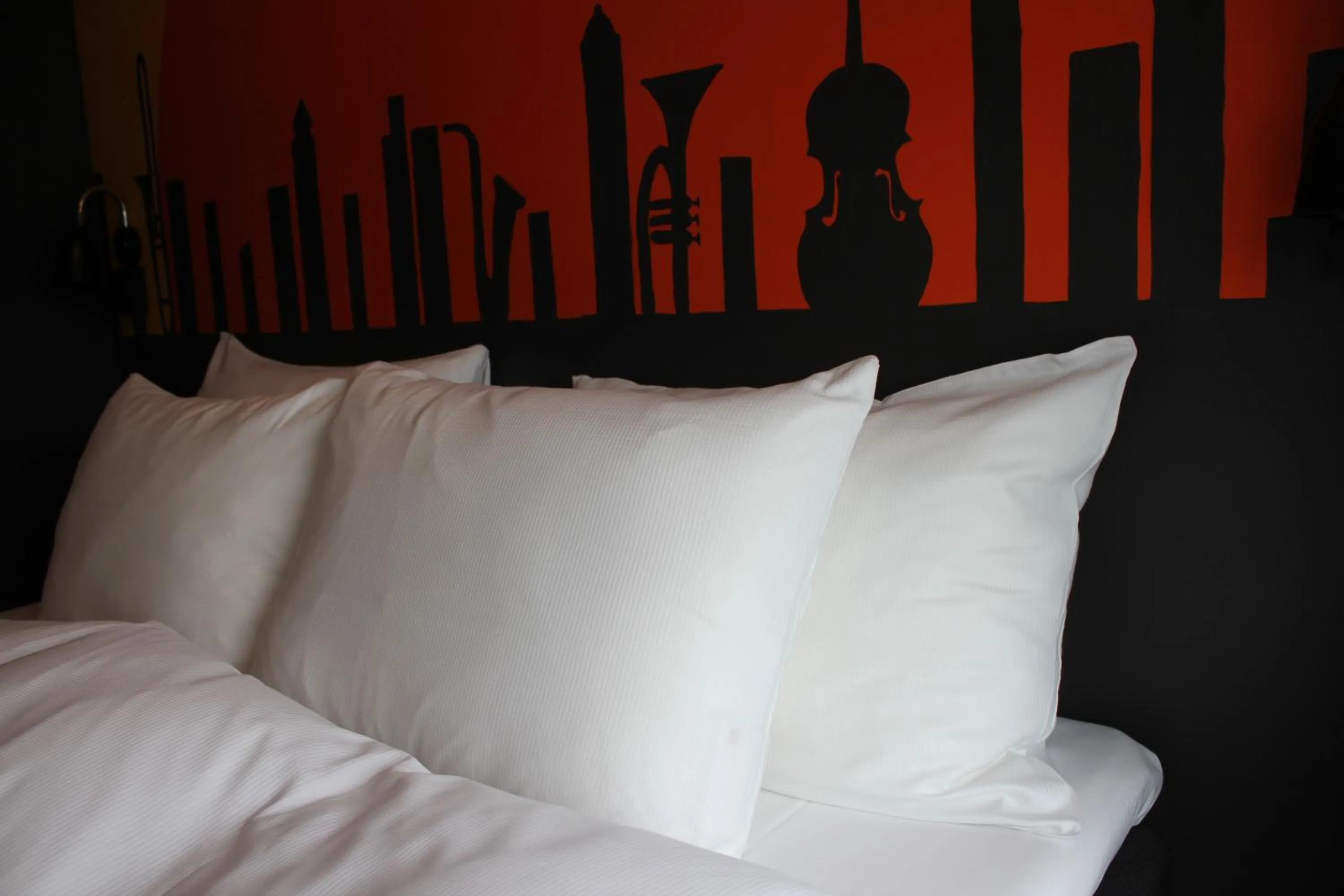 Bed in Stasjonen Hotel