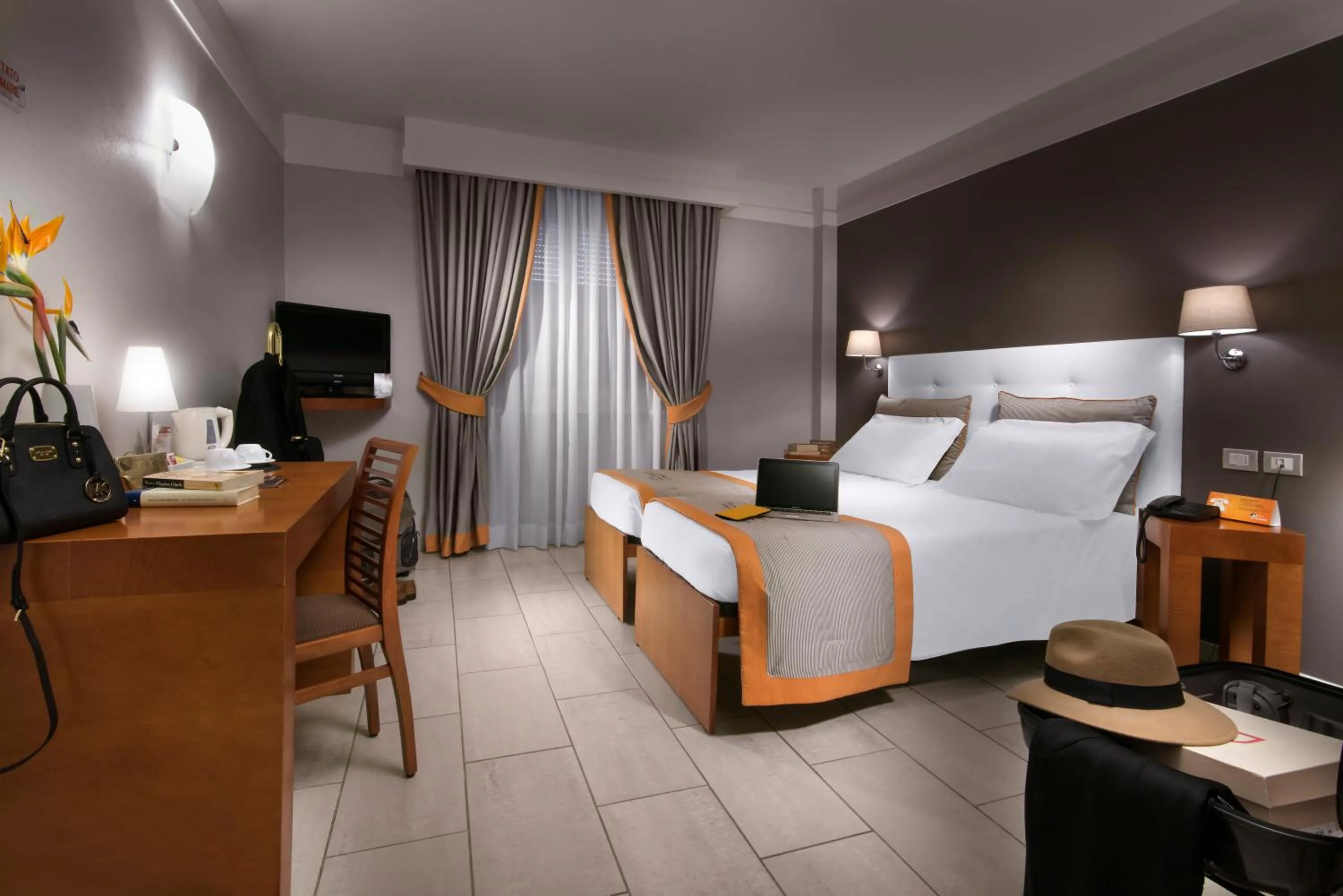 Photo of the whole room, Bed in Hotel Il Viandante