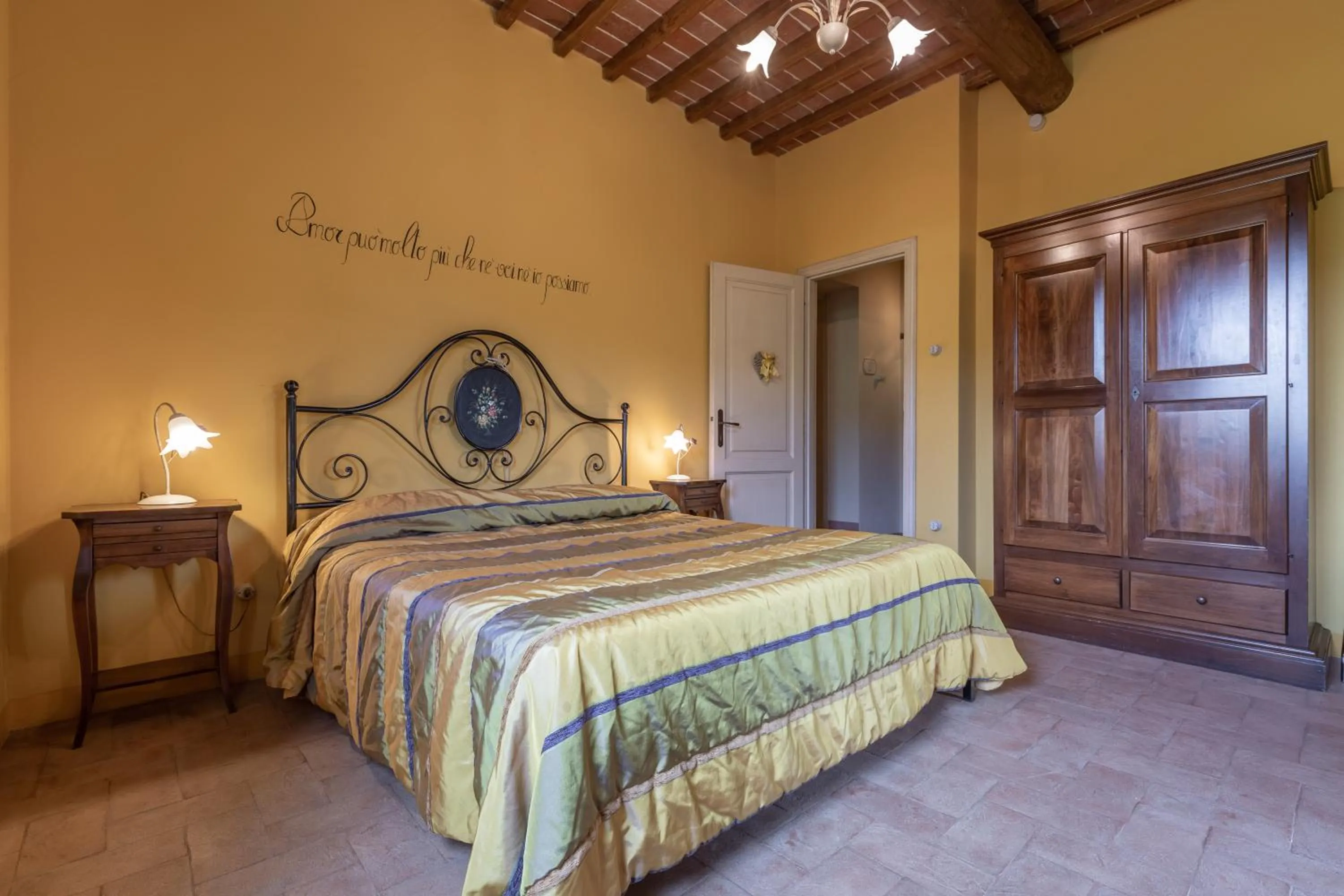 Bedroom, Bed in La Casa Medioevale