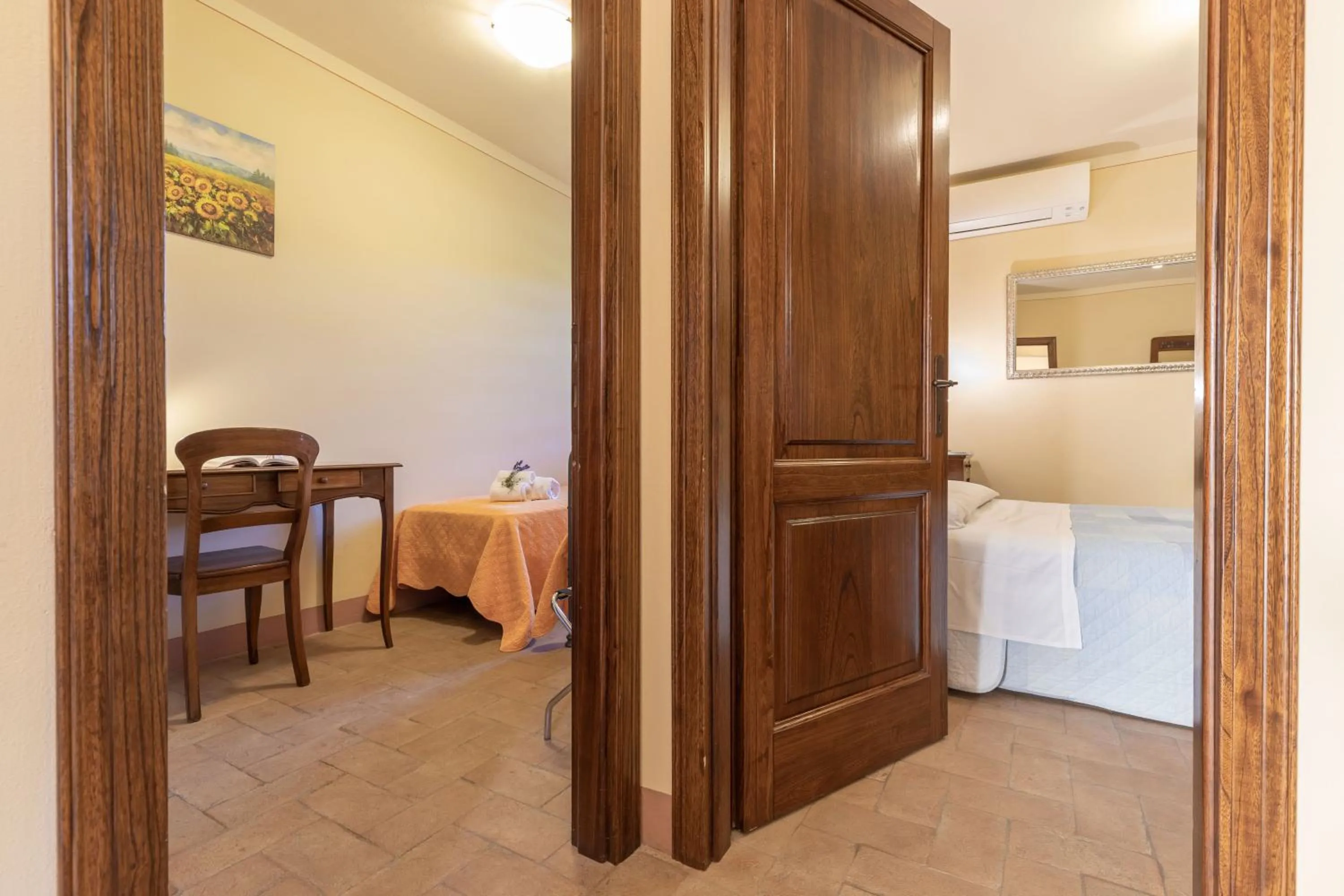 Bedroom, Bed in La Casa Medioevale
