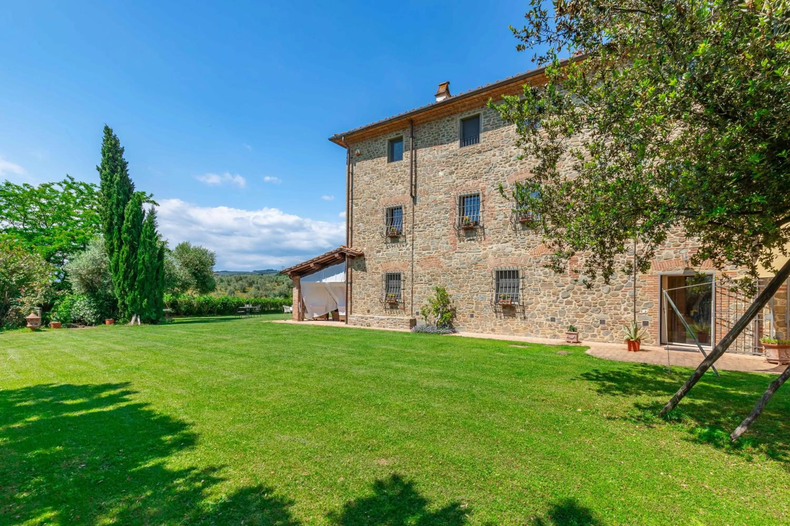 Property building in La Casa Medioevale
