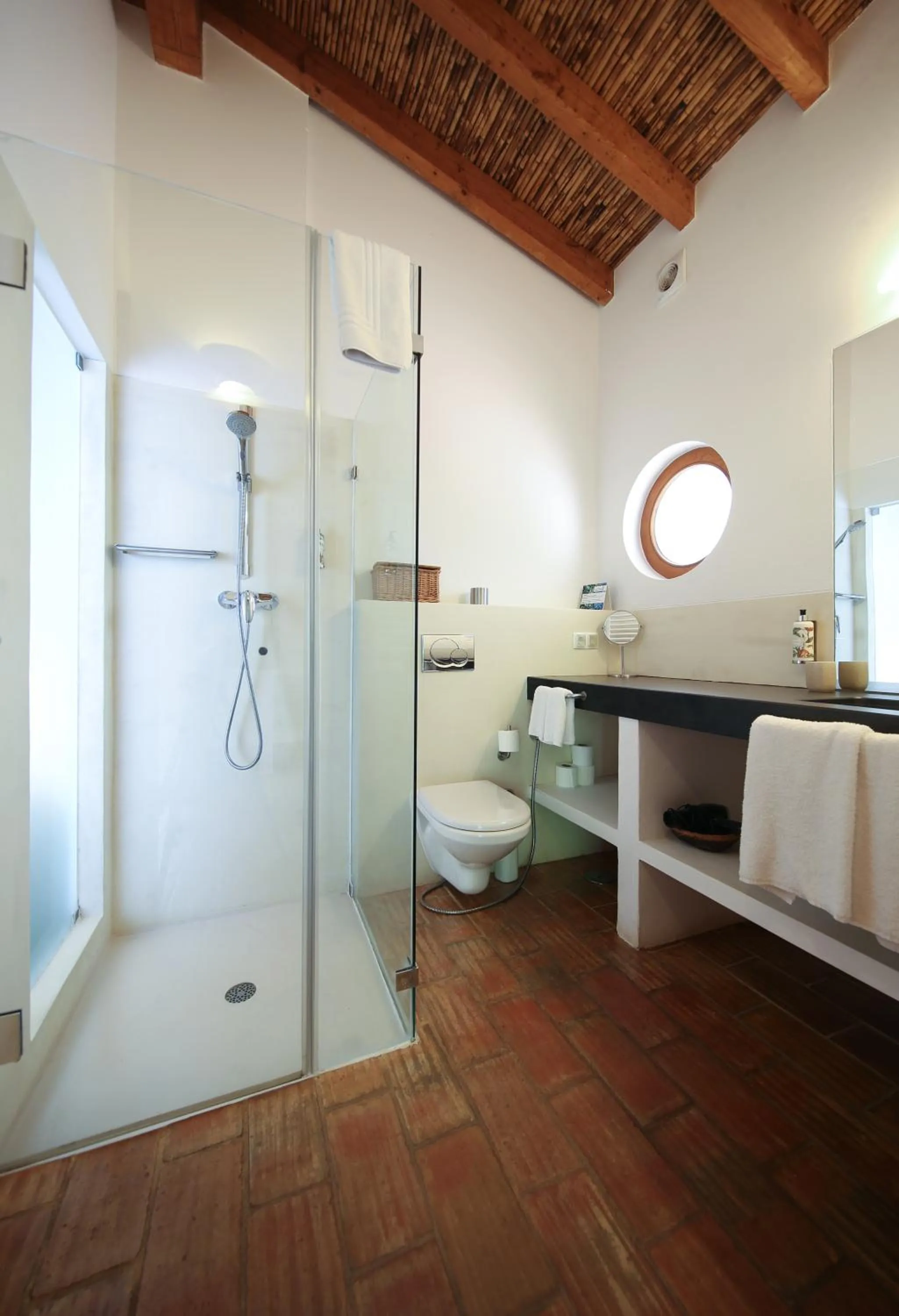 Shower in Monte Da Vilarinha