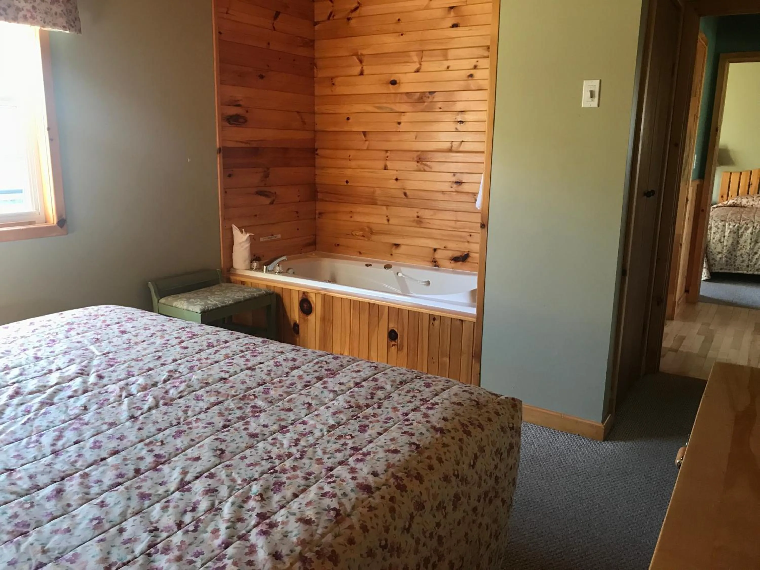 Bed in Cavendish Country Inn & Cottages