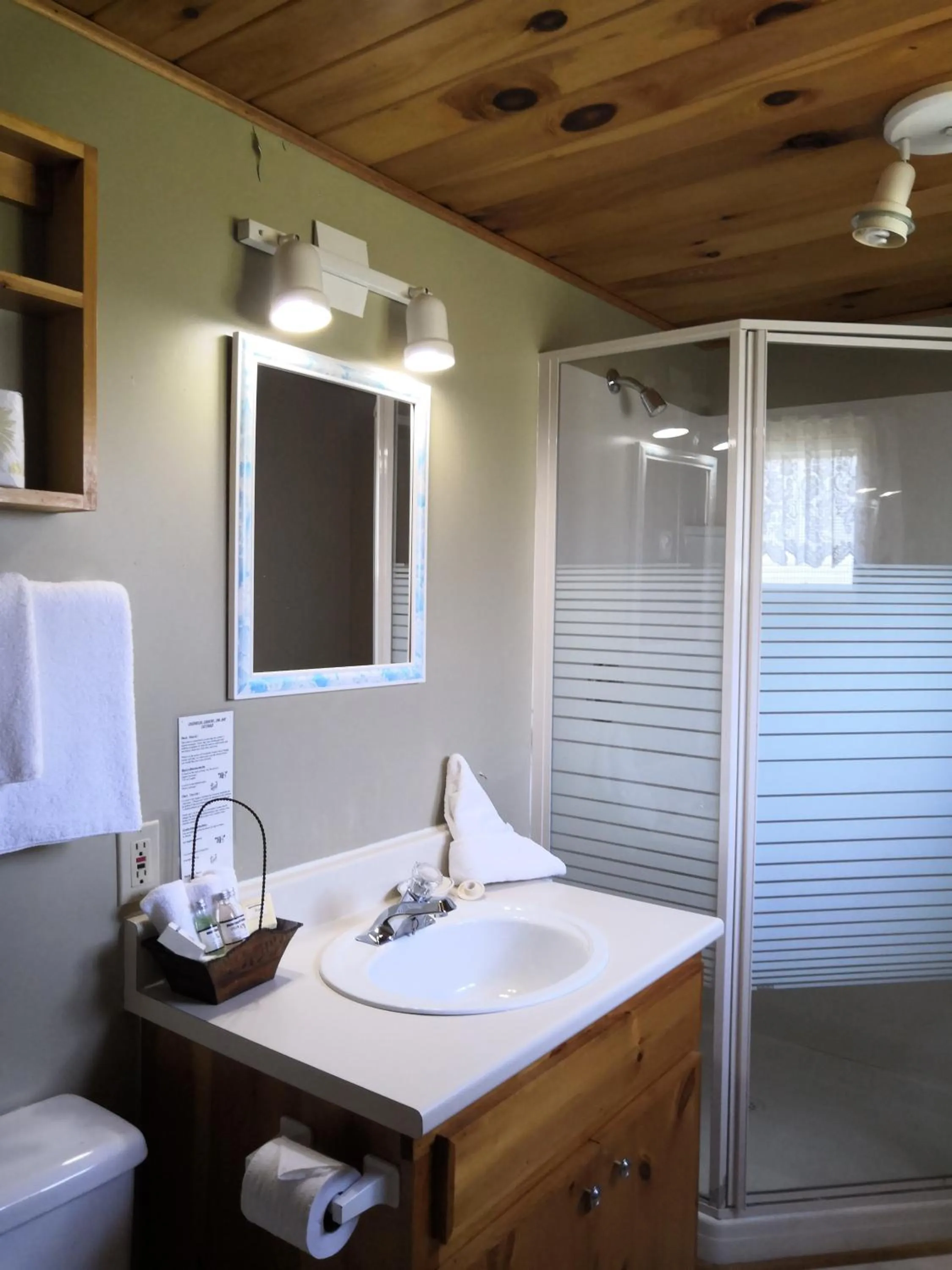 Cavendish Country Inn & Cottages