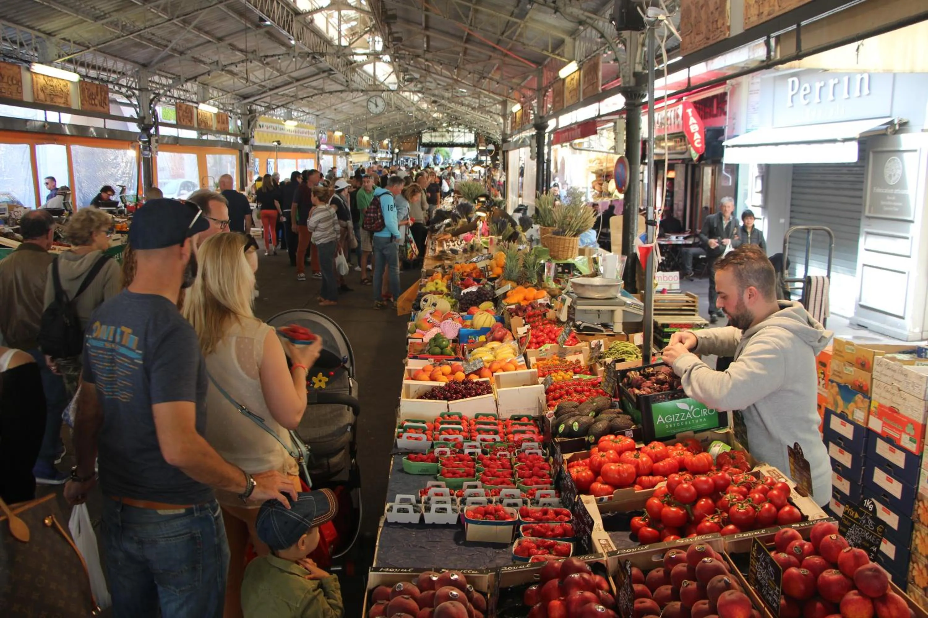 Shopping Area in B&B Bessy 10