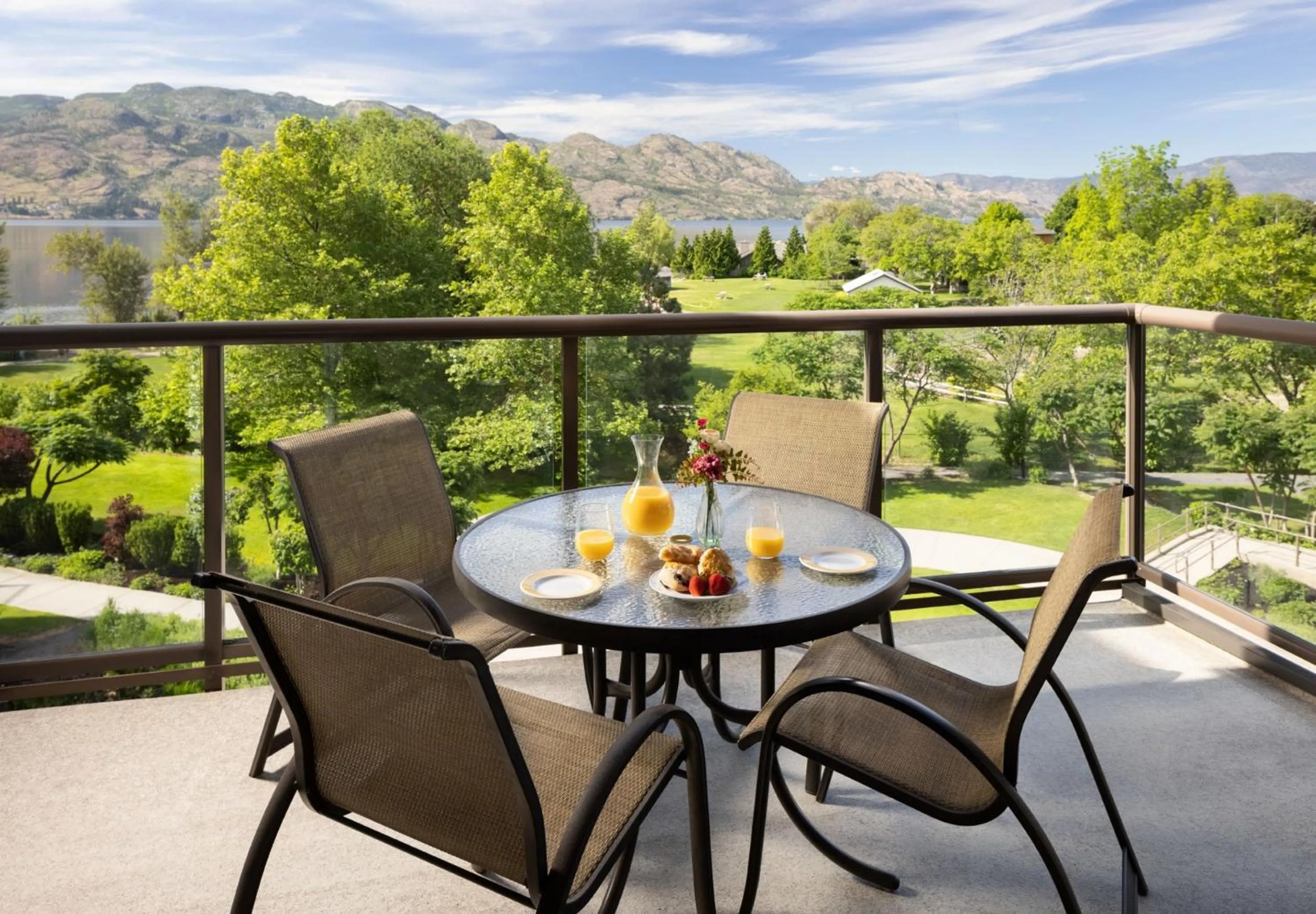 Balcony/Terrace in The Cove Lakeside Resort