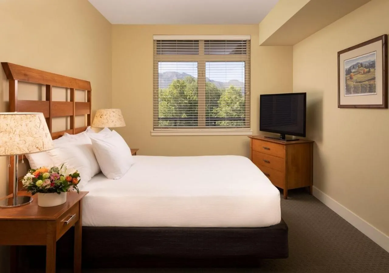 Bed in The Cove Lakeside Resort