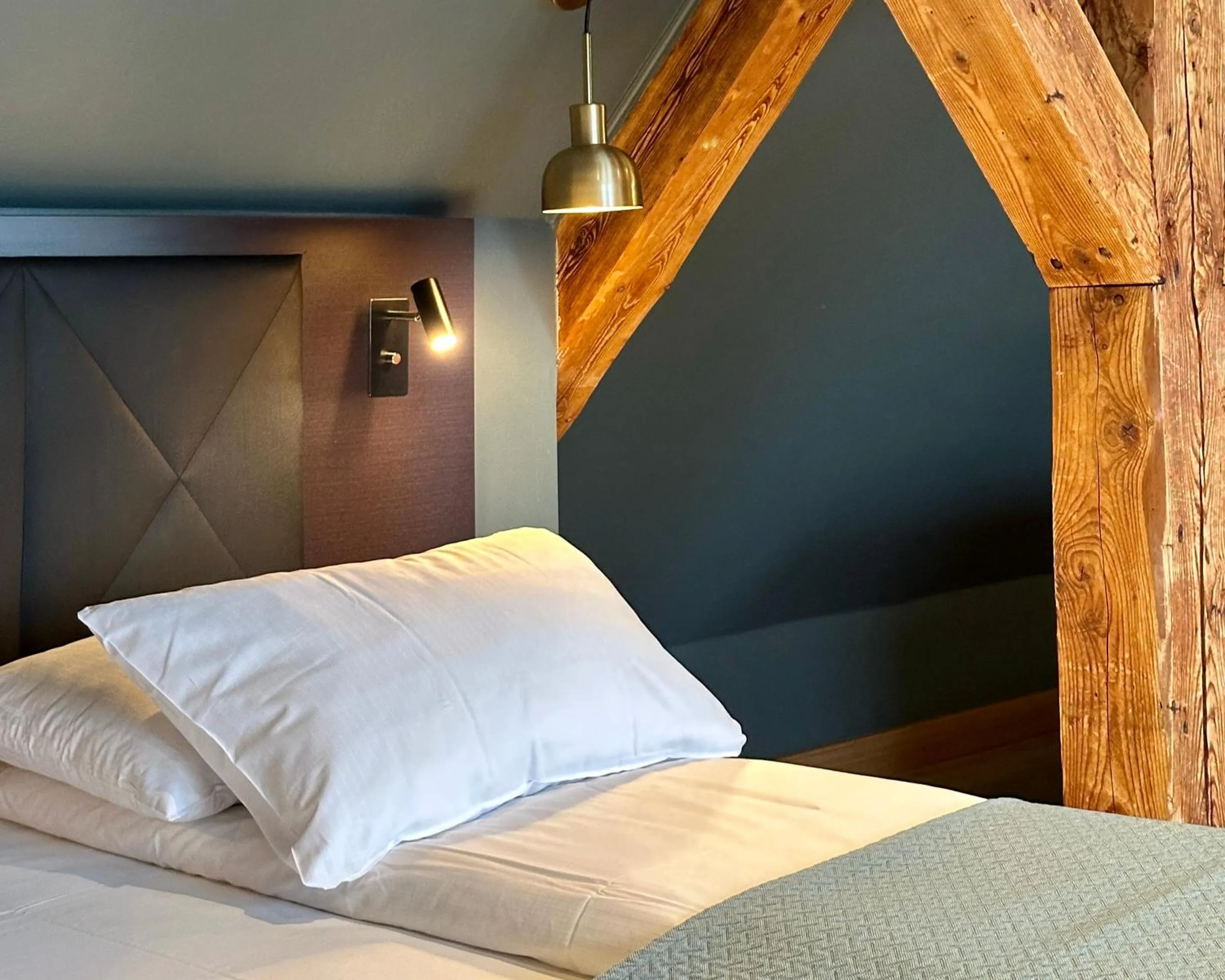 Bed in Hotell Bondeheimen