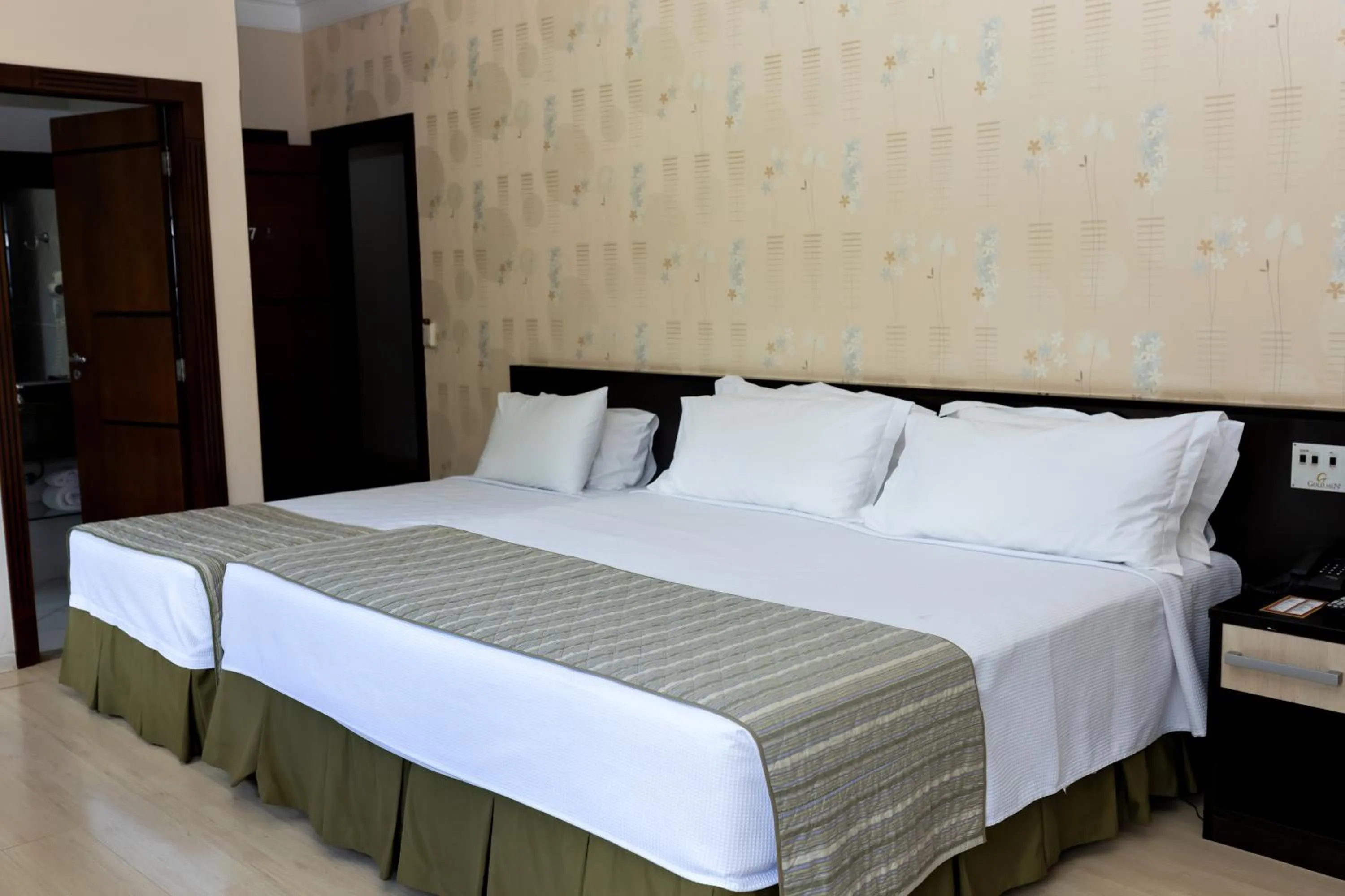 Bed in GoldMen Select Cianorte