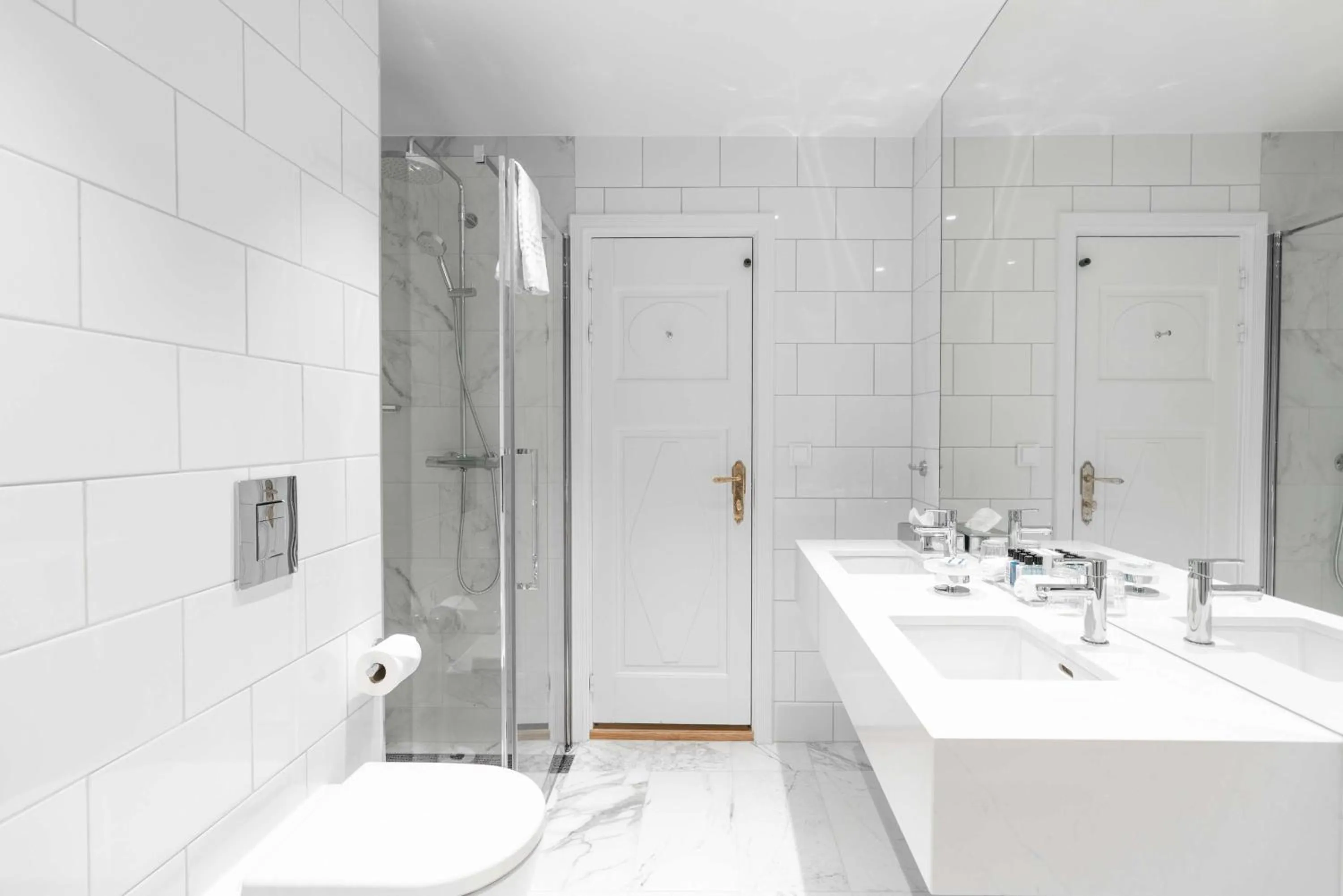 Bathroom in Grand Hotel Oslo