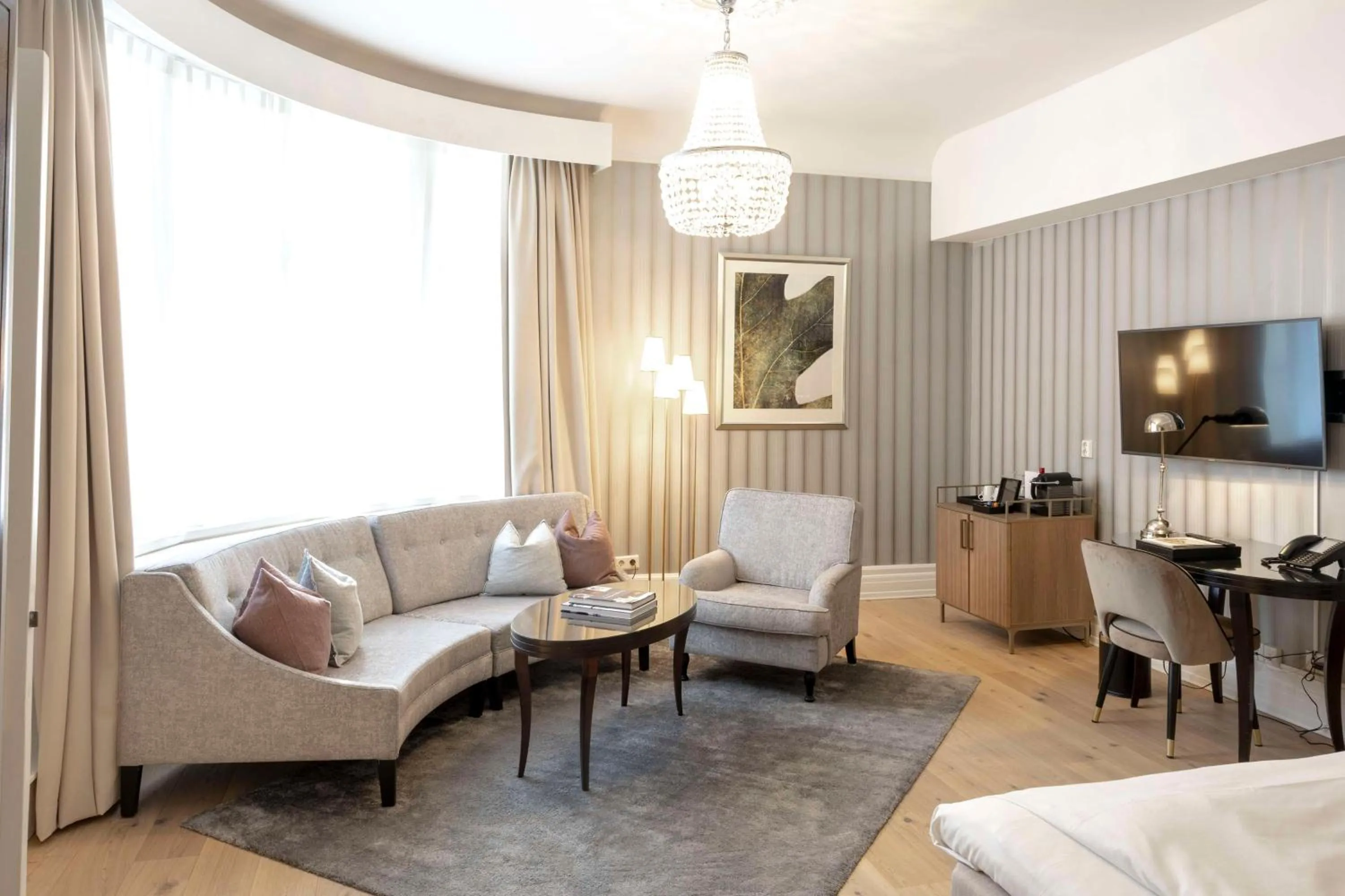 Bedroom, Bed in Grand Hotel Oslo