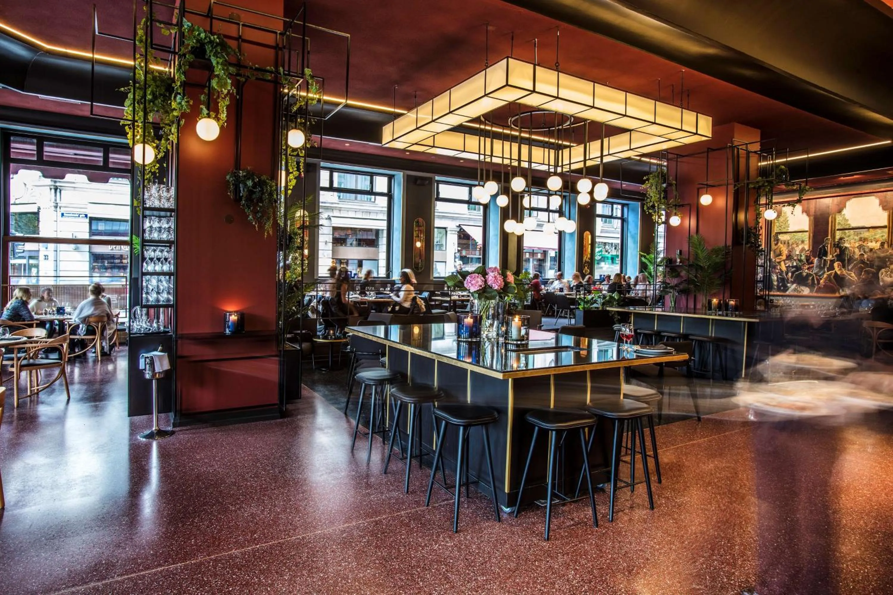 Restaurant/places to eat in Grand Hotel Oslo