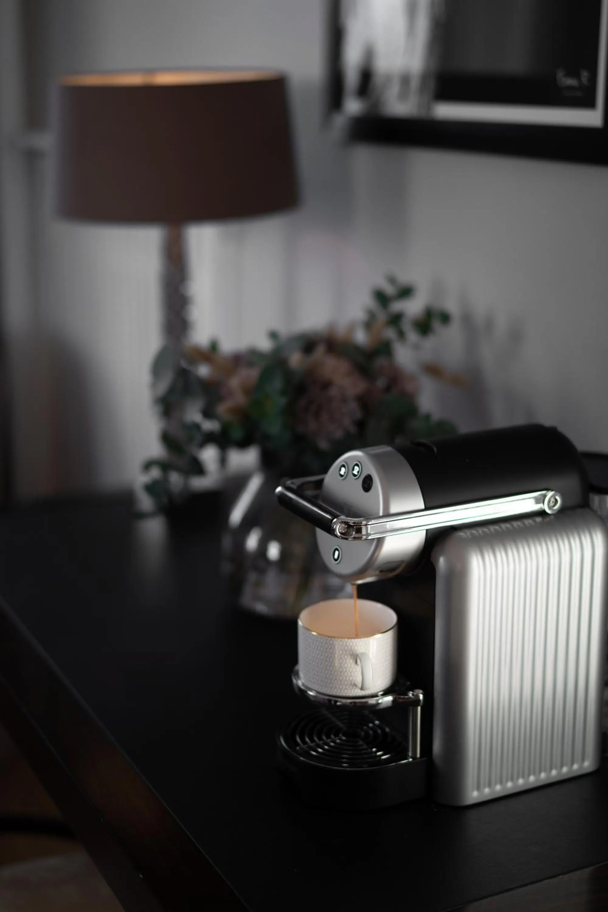 Communal lounge/ TV room in Grand Hotel Oslo