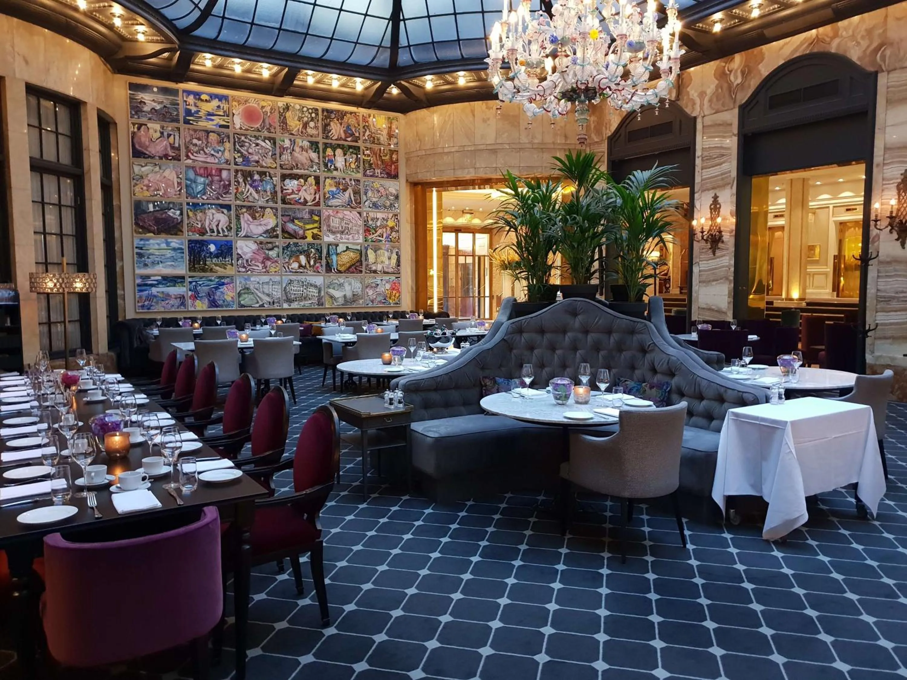Restaurant/places to eat in Grand Hotel Oslo