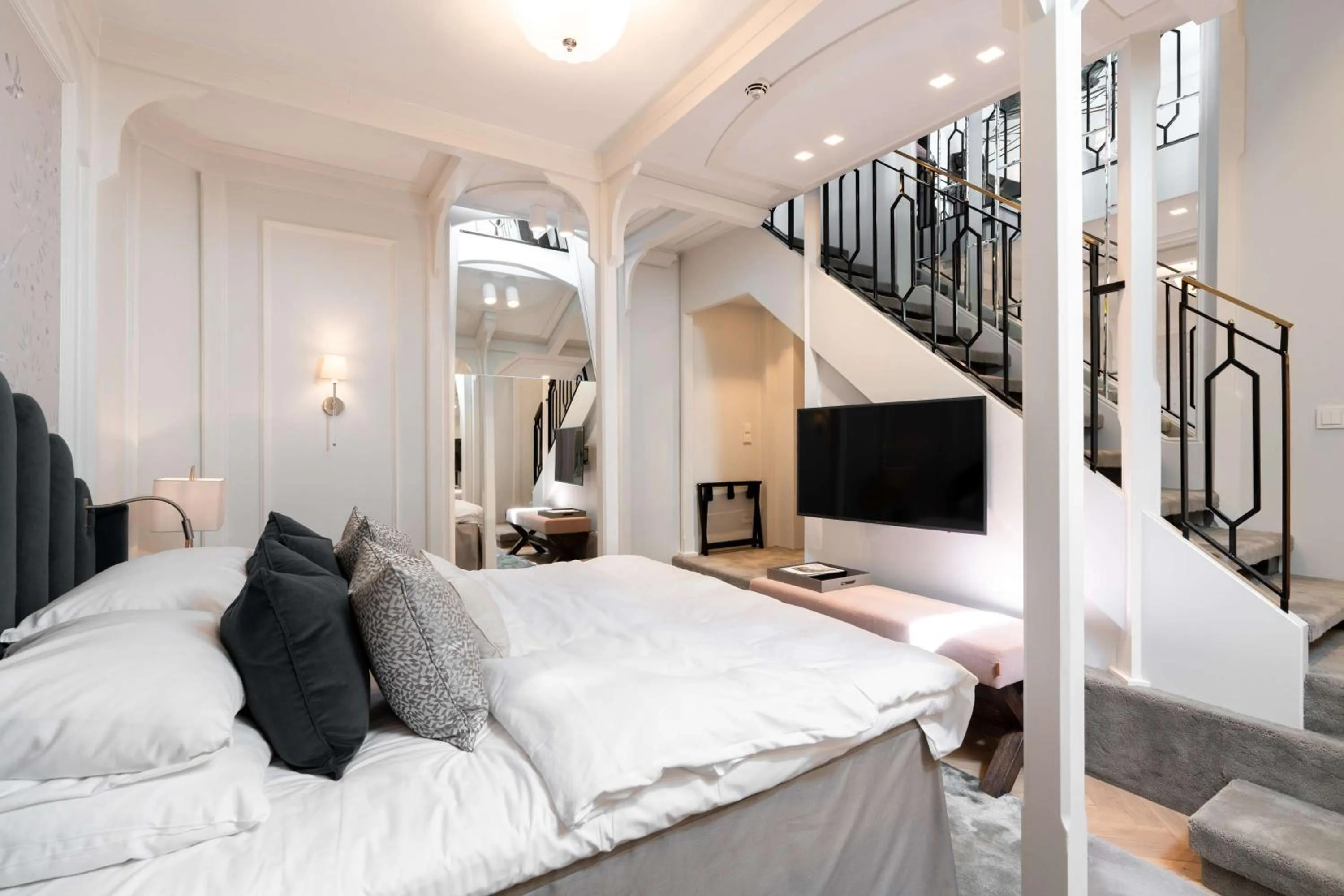 Bedroom, Bed in Grand Hotel Oslo