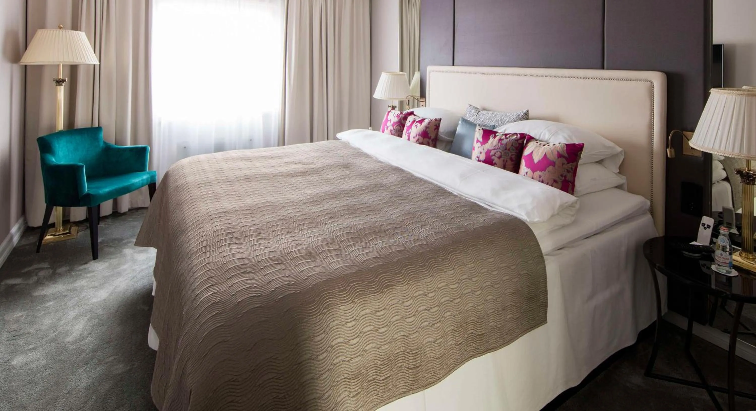 Bedroom, Bed in Grand Hotel Oslo