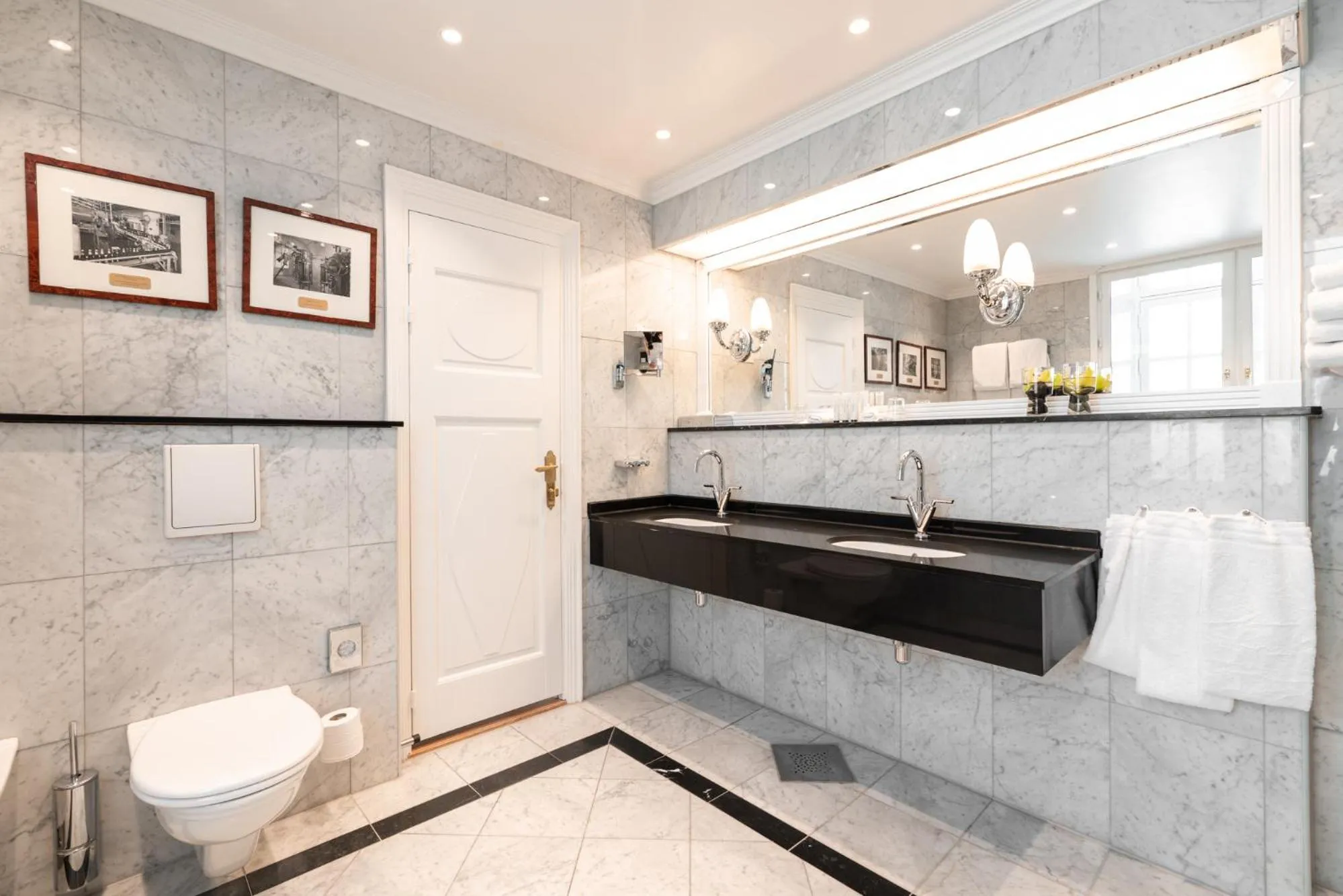 Shower in Grand Hotel Oslo