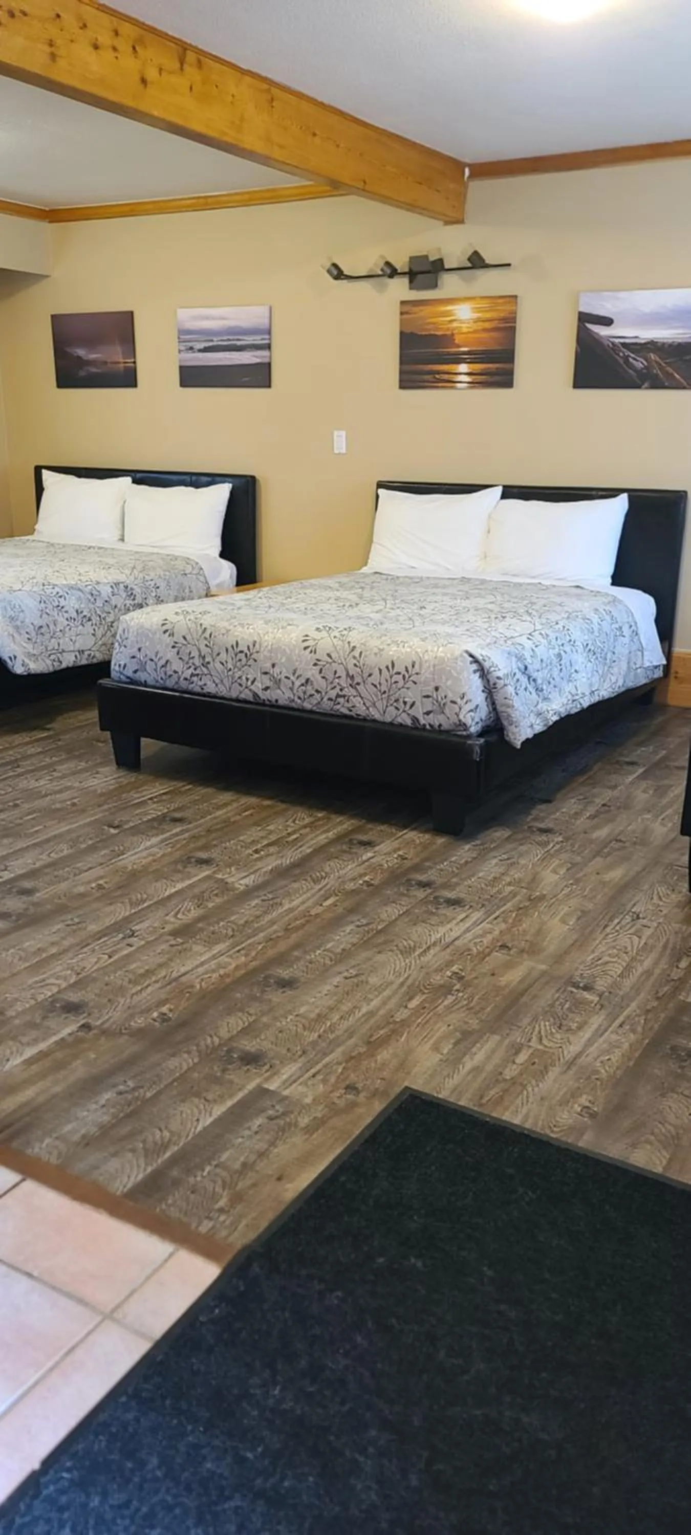 Bed in Meares Vista Inn