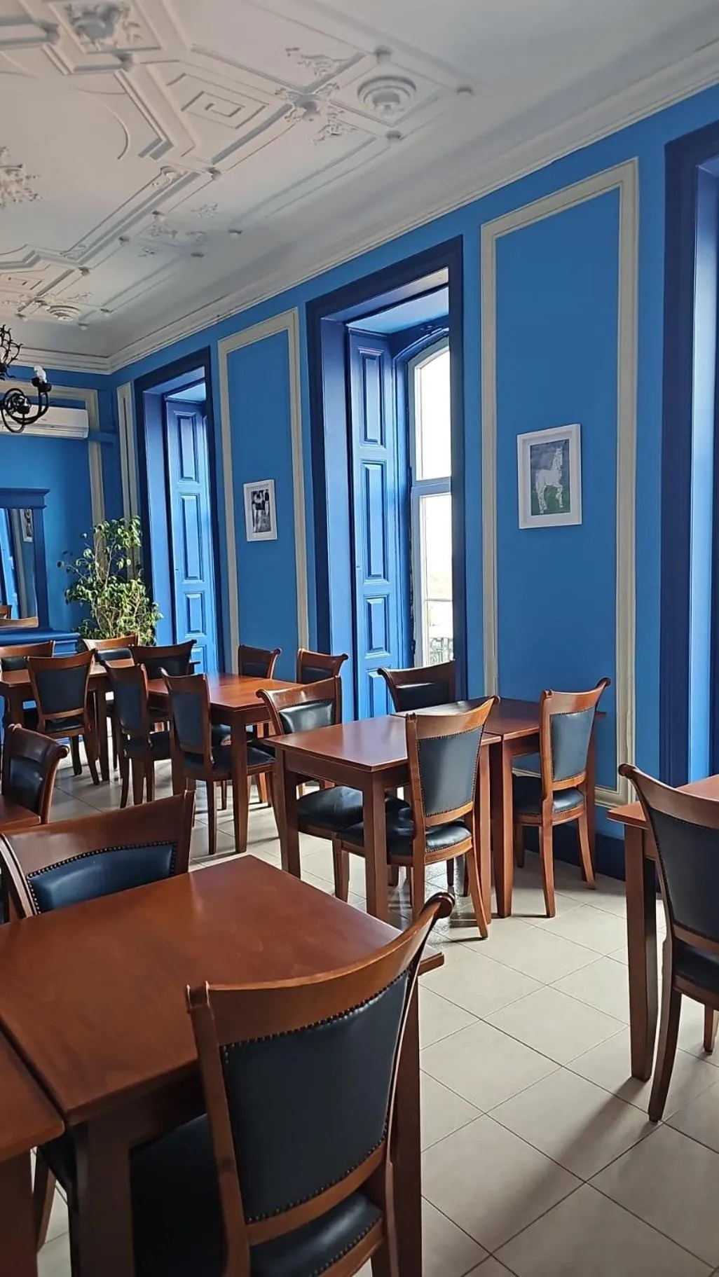 Breakfast in Pensão Londres