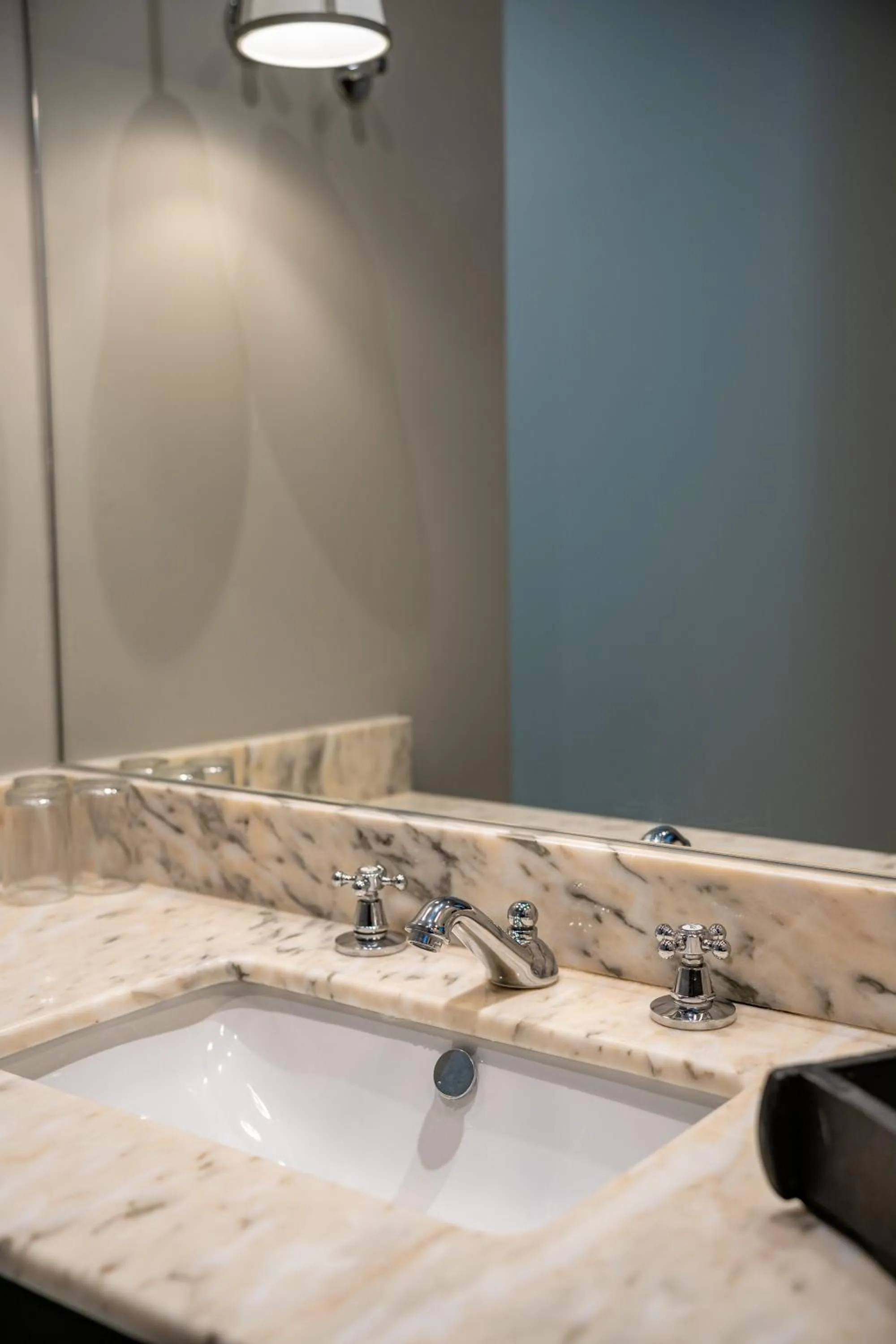 Bathroom in Pensão Londres