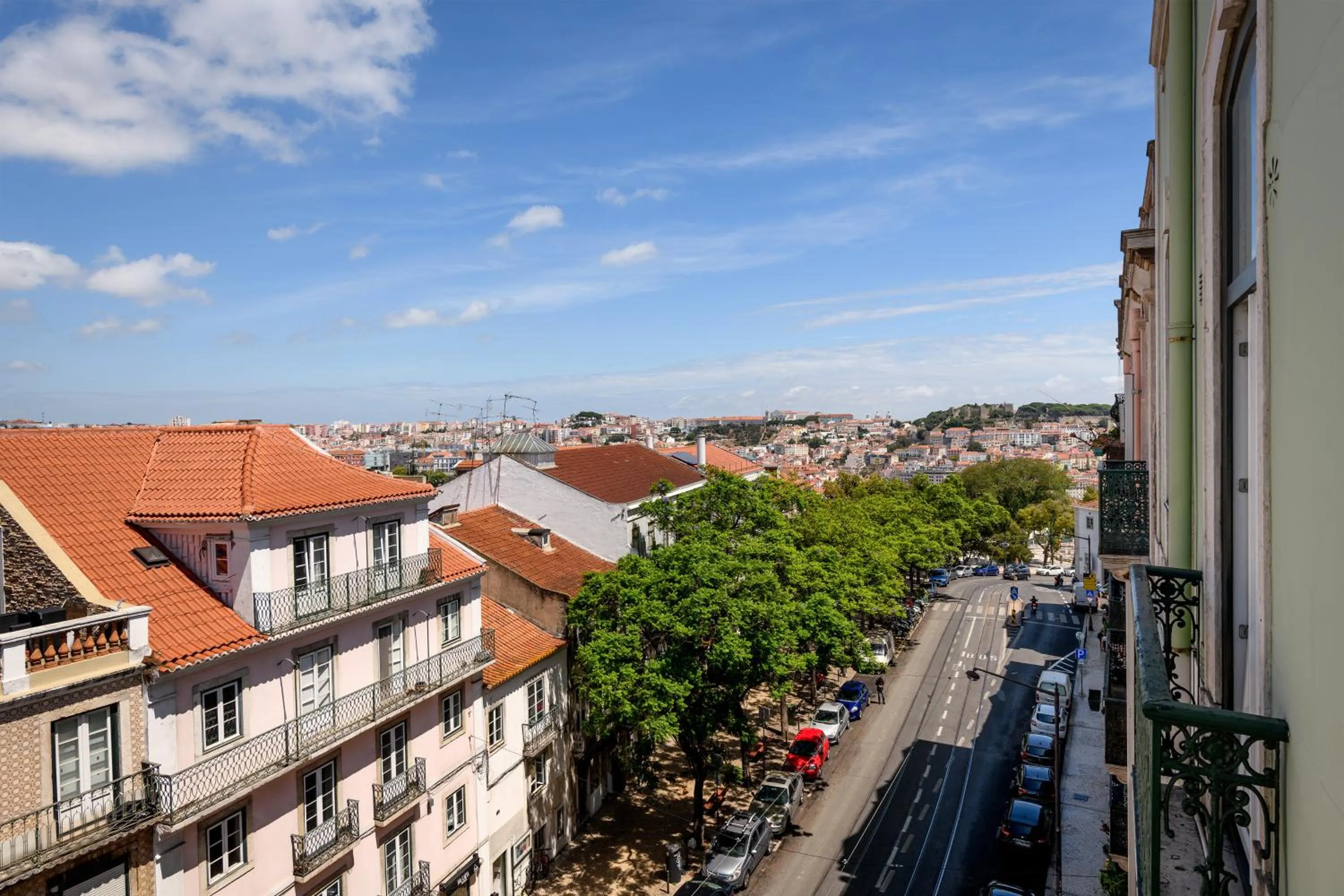 Street view in Pensão Londres
