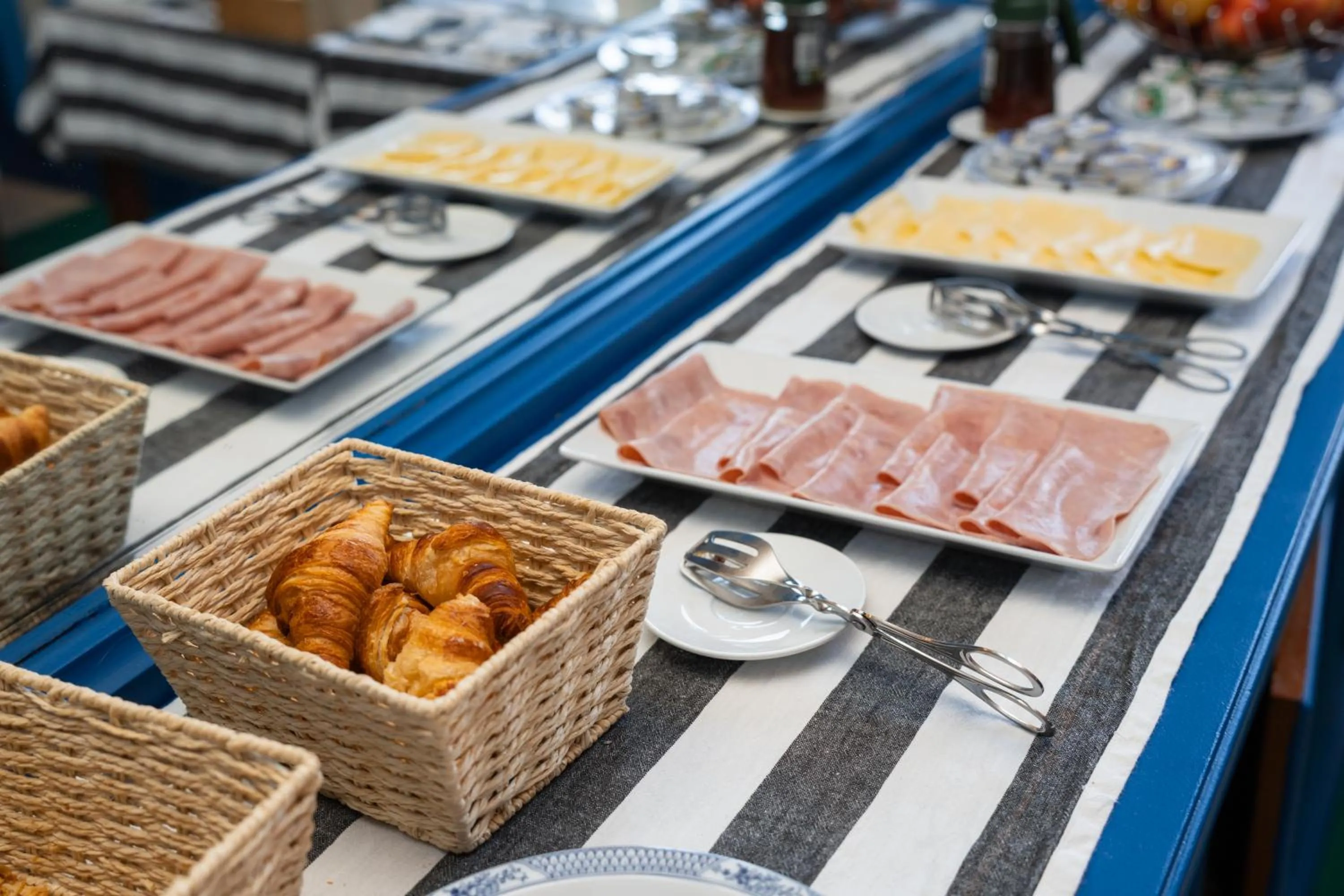 Breakfast in Pensão Londres