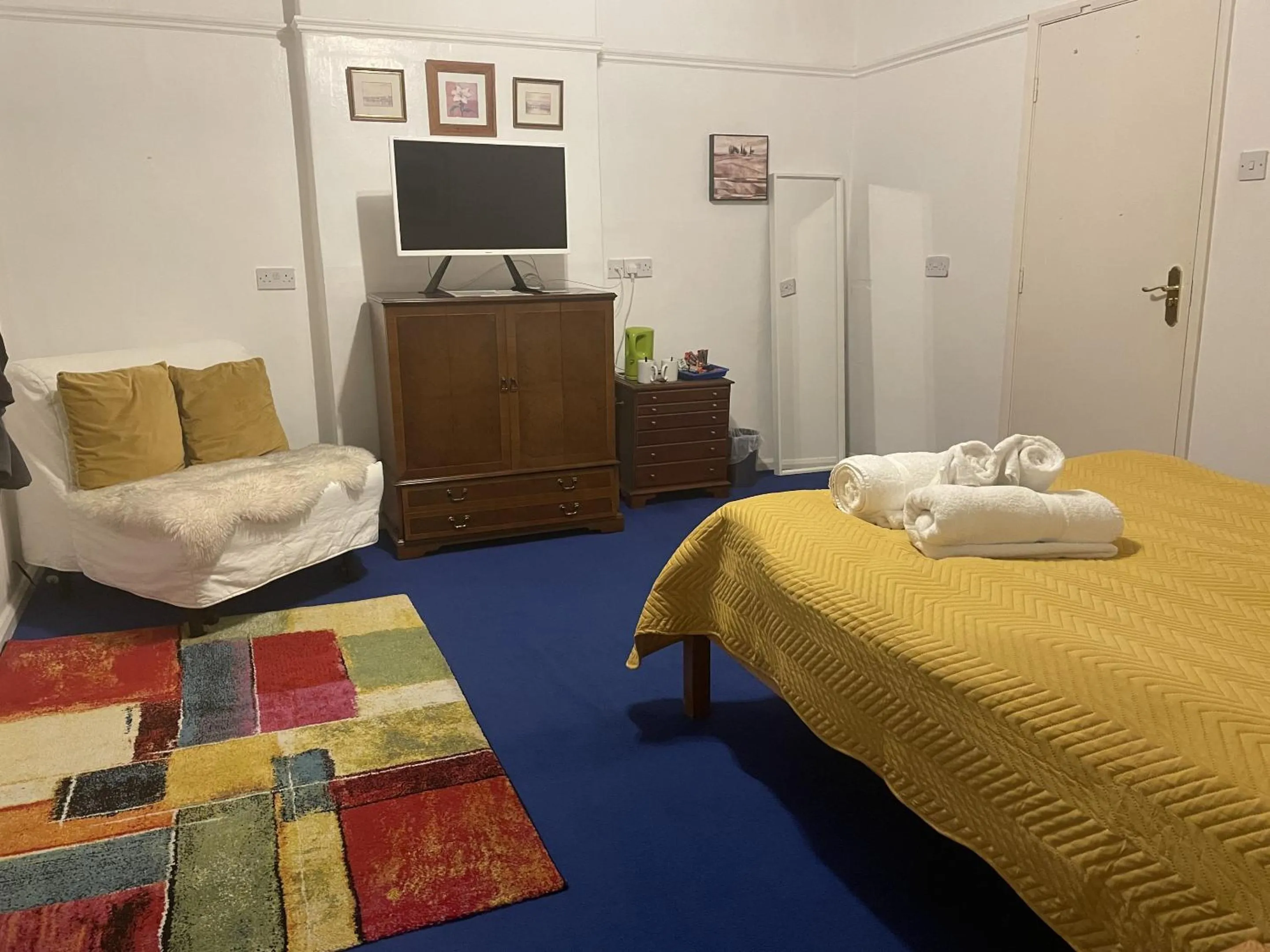 Bedroom, Bed in The Sun Inn