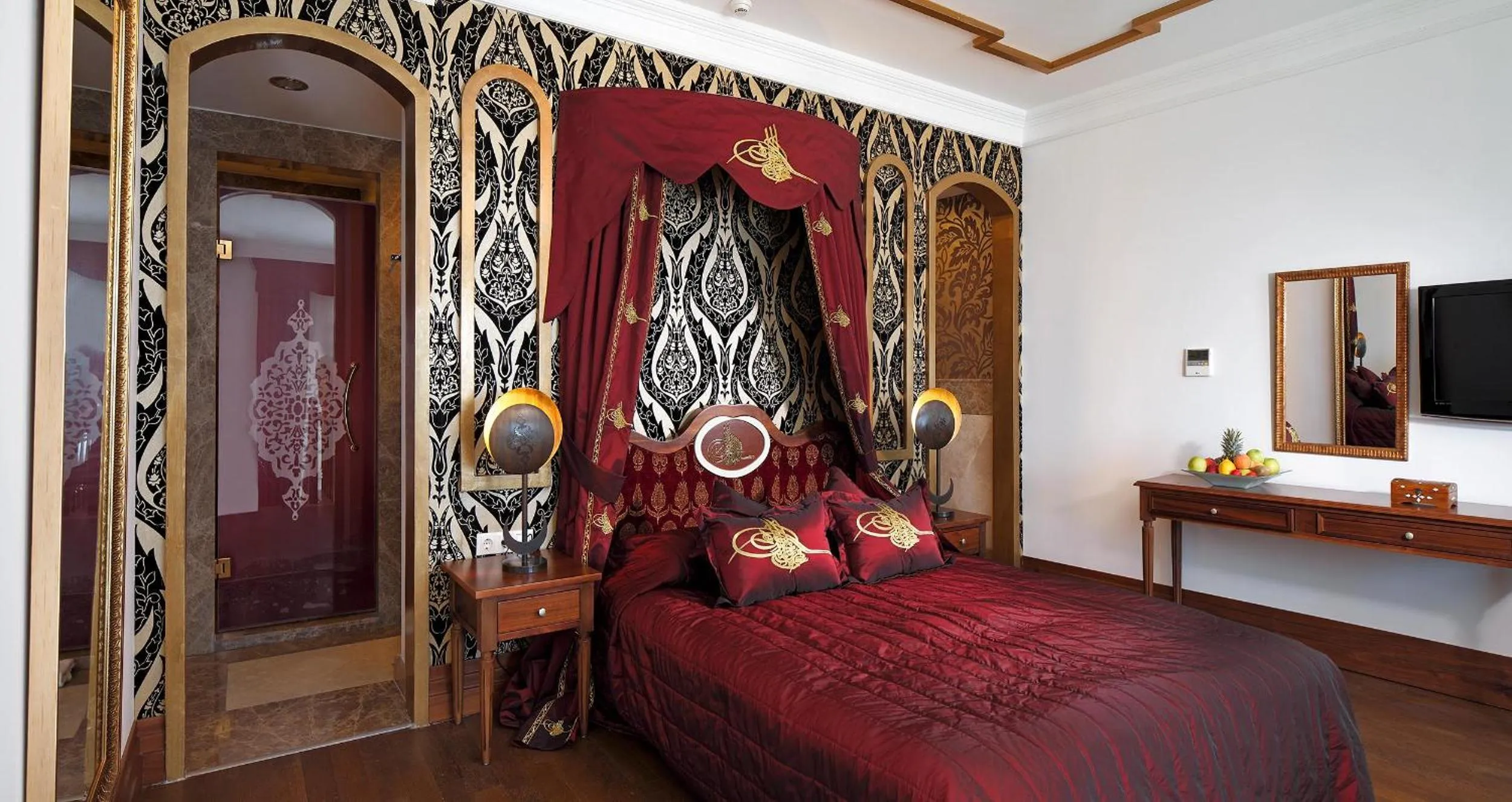 People in Sianji Well-Being Resort