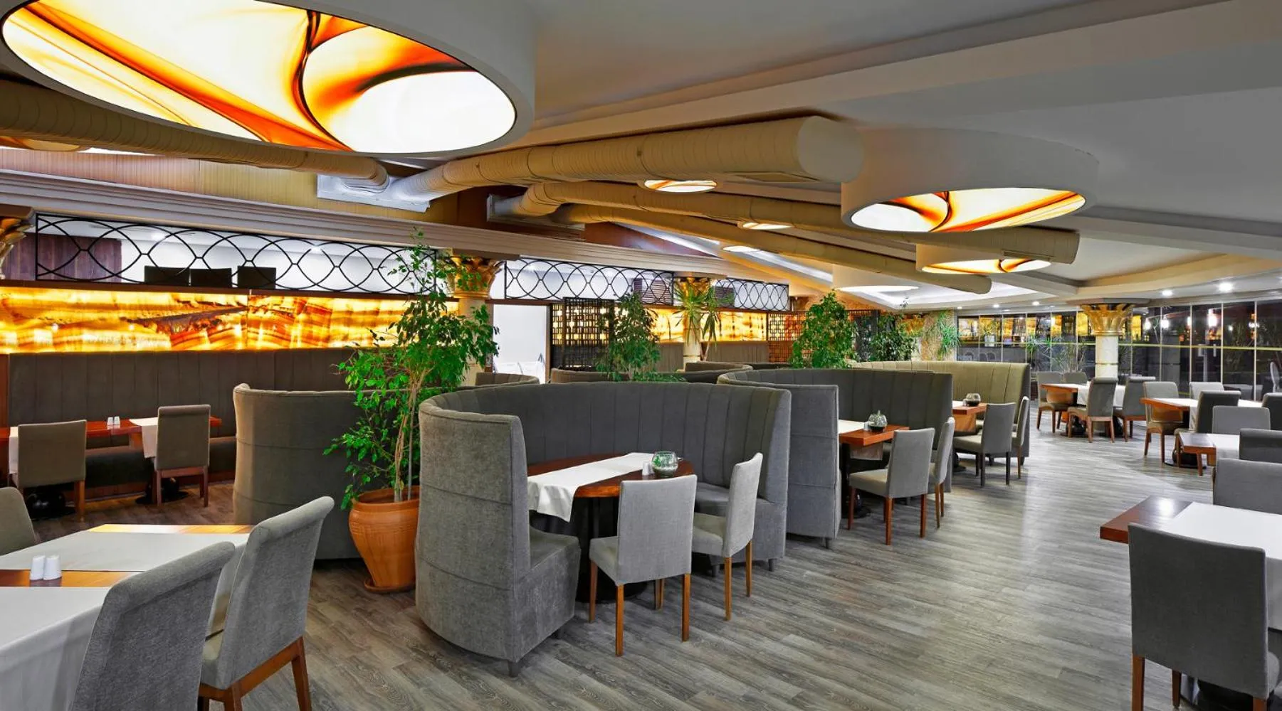 Restaurant/places to eat in Sianji Well-Being Resort