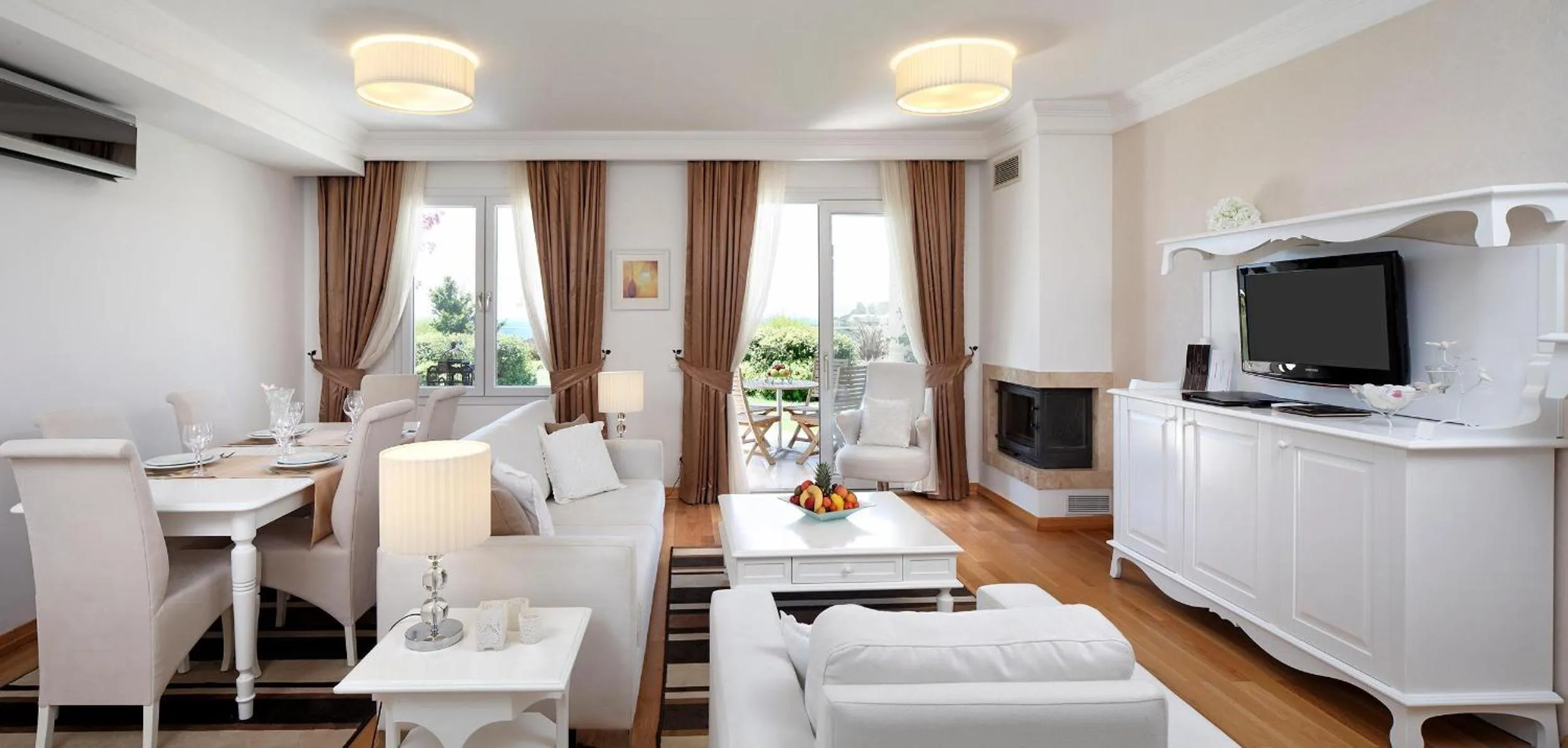 People in Sianji Well-Being Resort