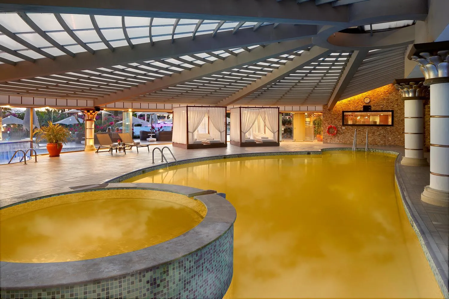 Hot Spring Bath in Sianji Well-Being Resort