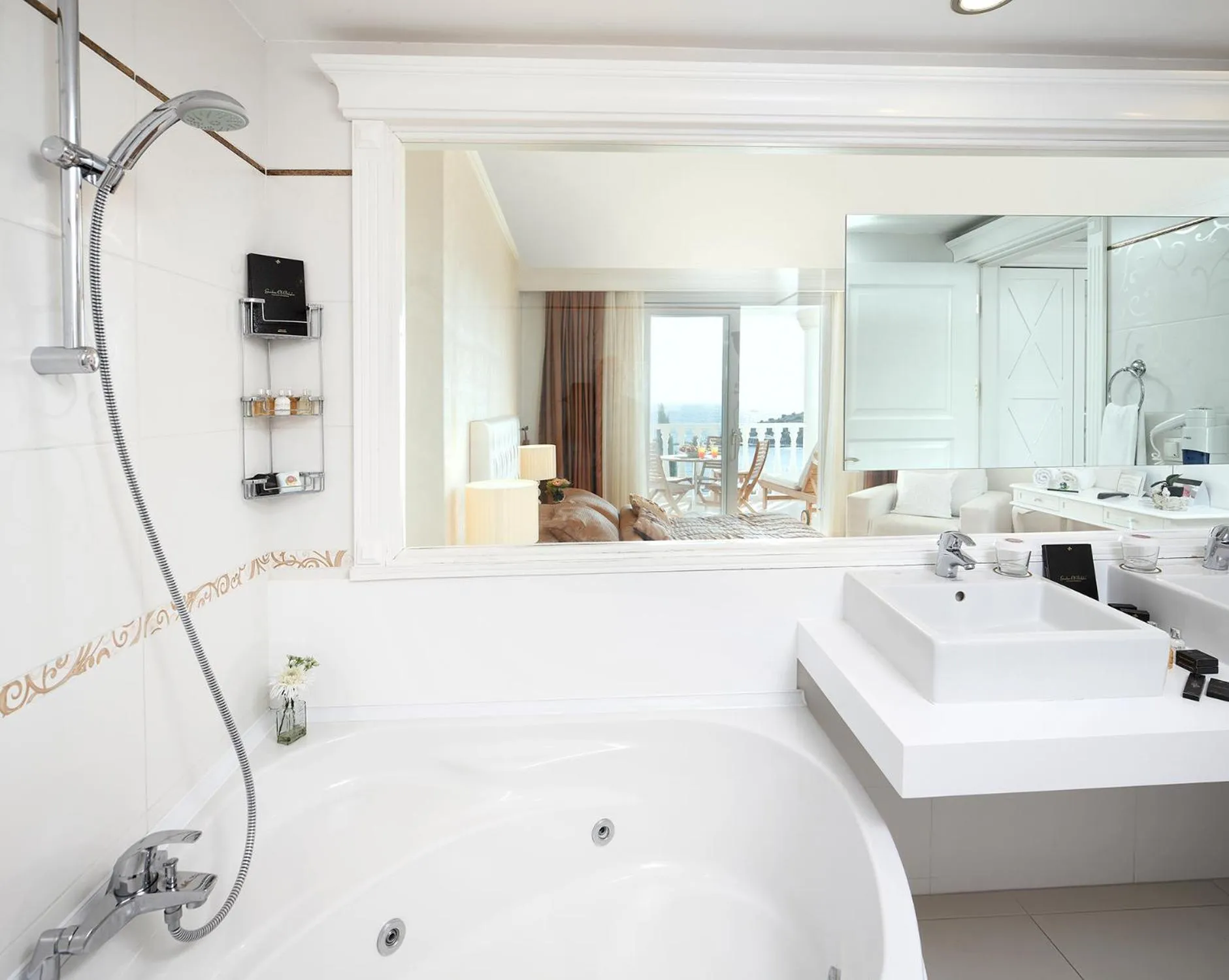 Shower in Sianji Well-Being Resort