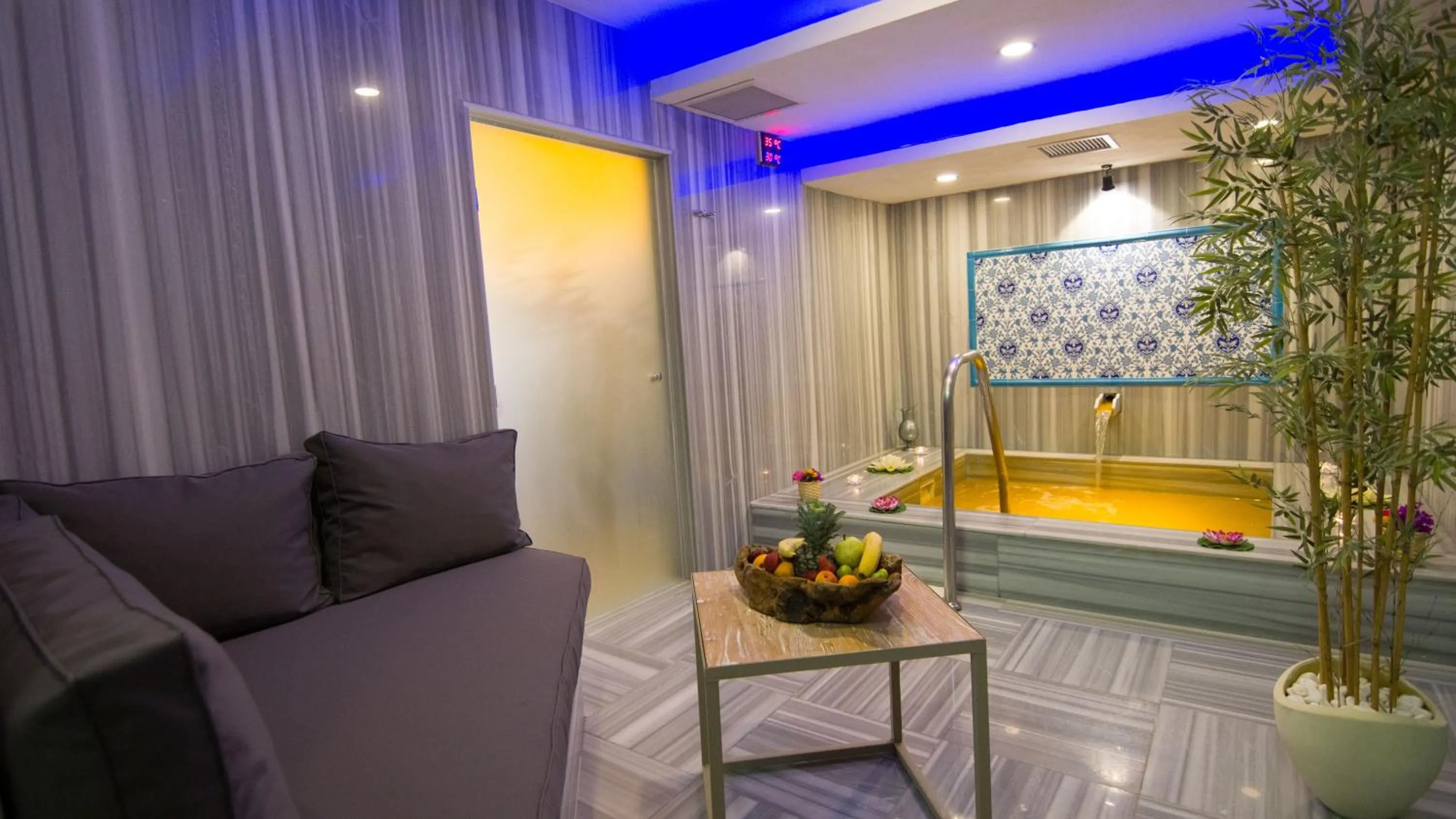 Public Bath in Sianji Well-Being Resort