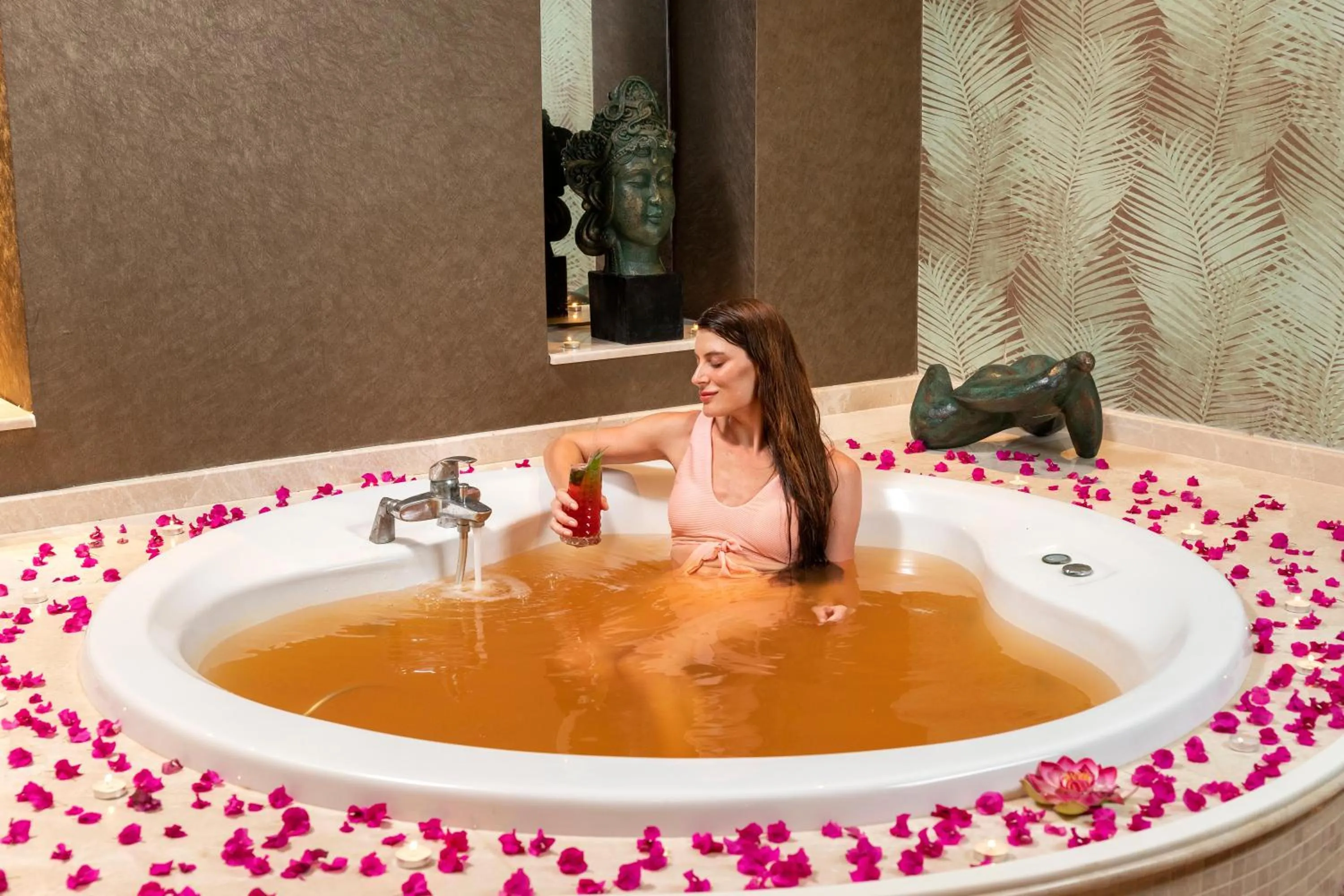 Hot Spring Bath in Sianji Well-Being Resort