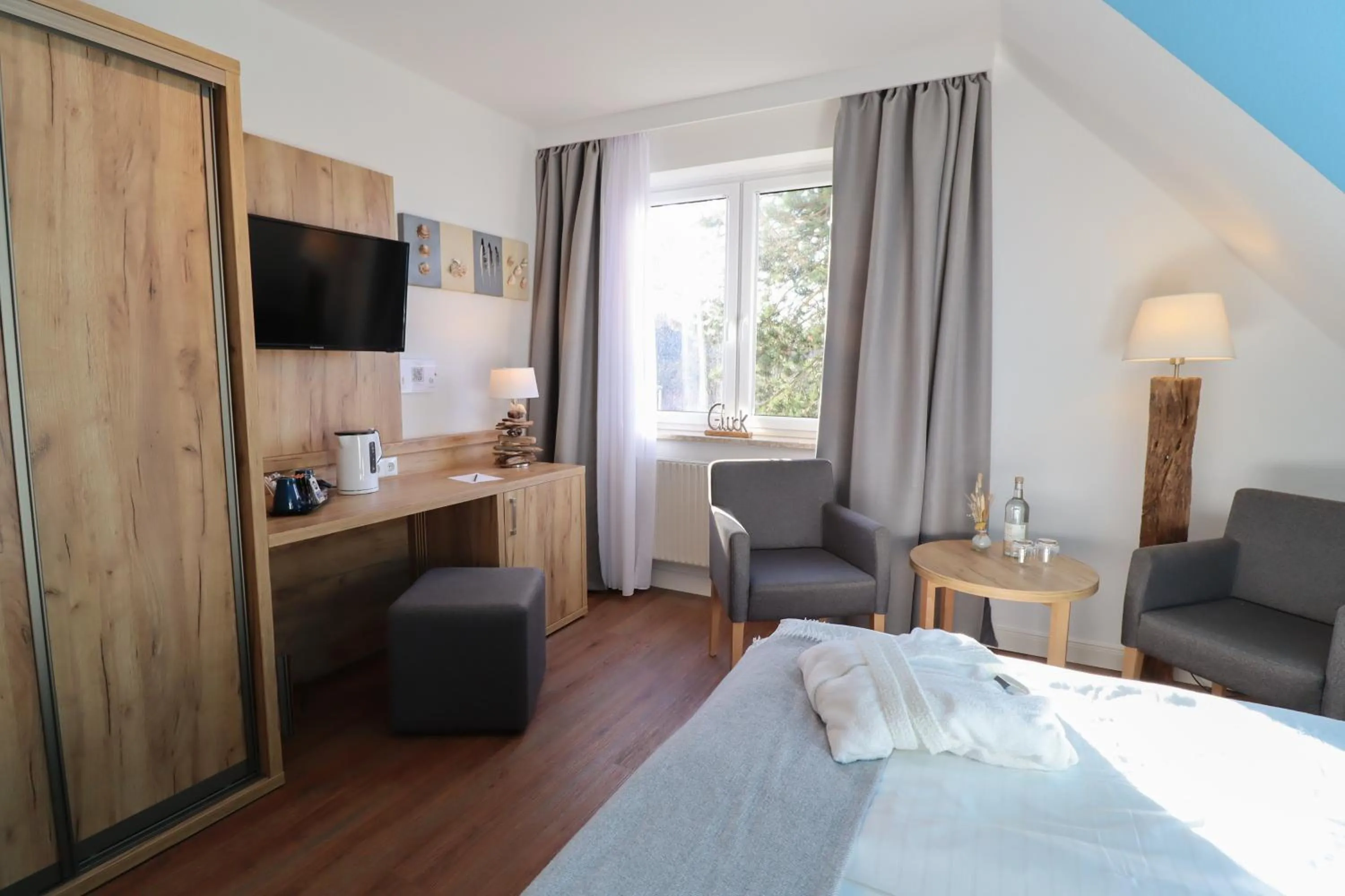 Photo of the whole room, Bed in Hotel Das kleine Glück - Adults Only