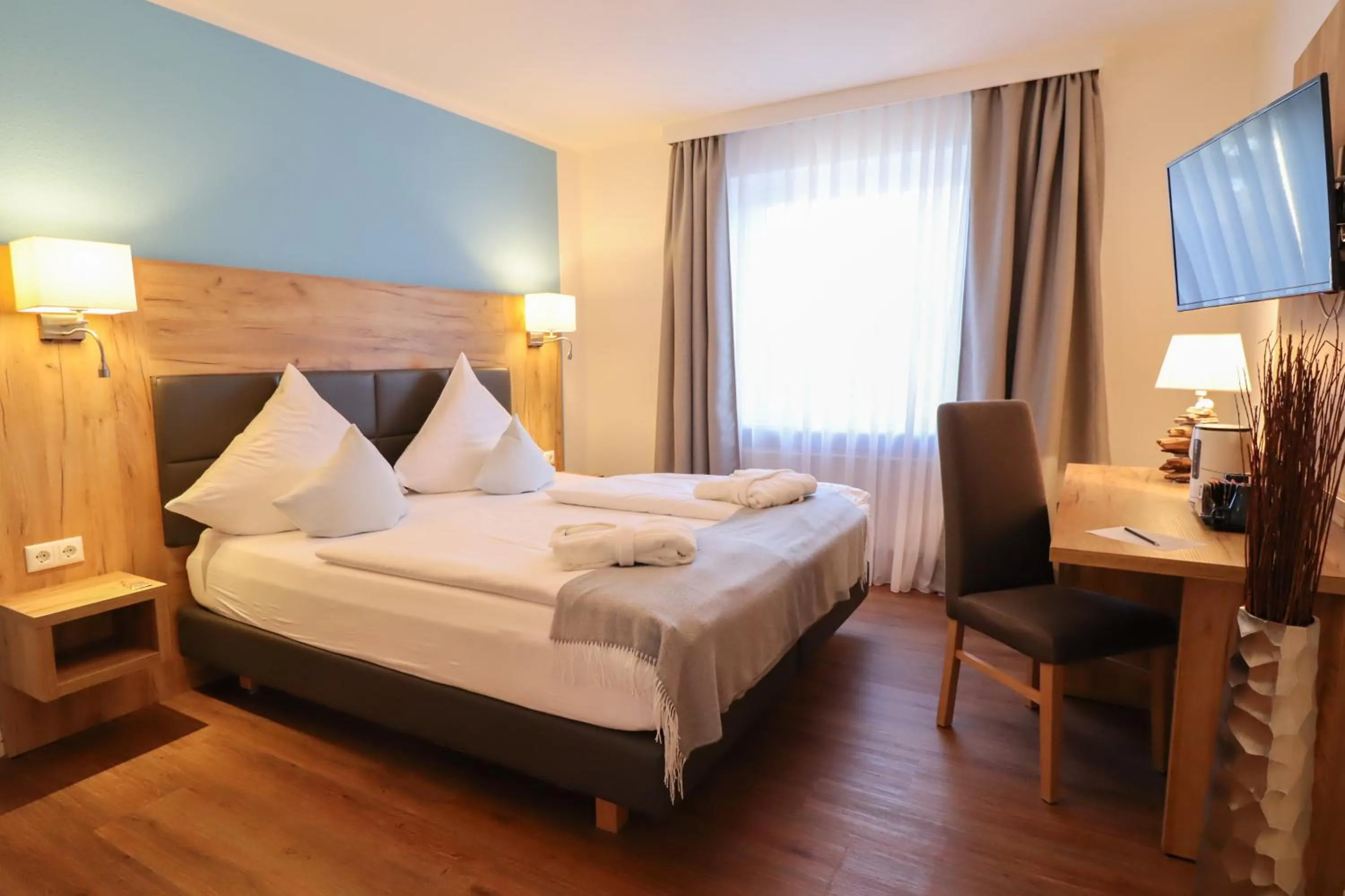 Photo of the whole room, Bed in Hotel Das kleine Glück - Adults Only