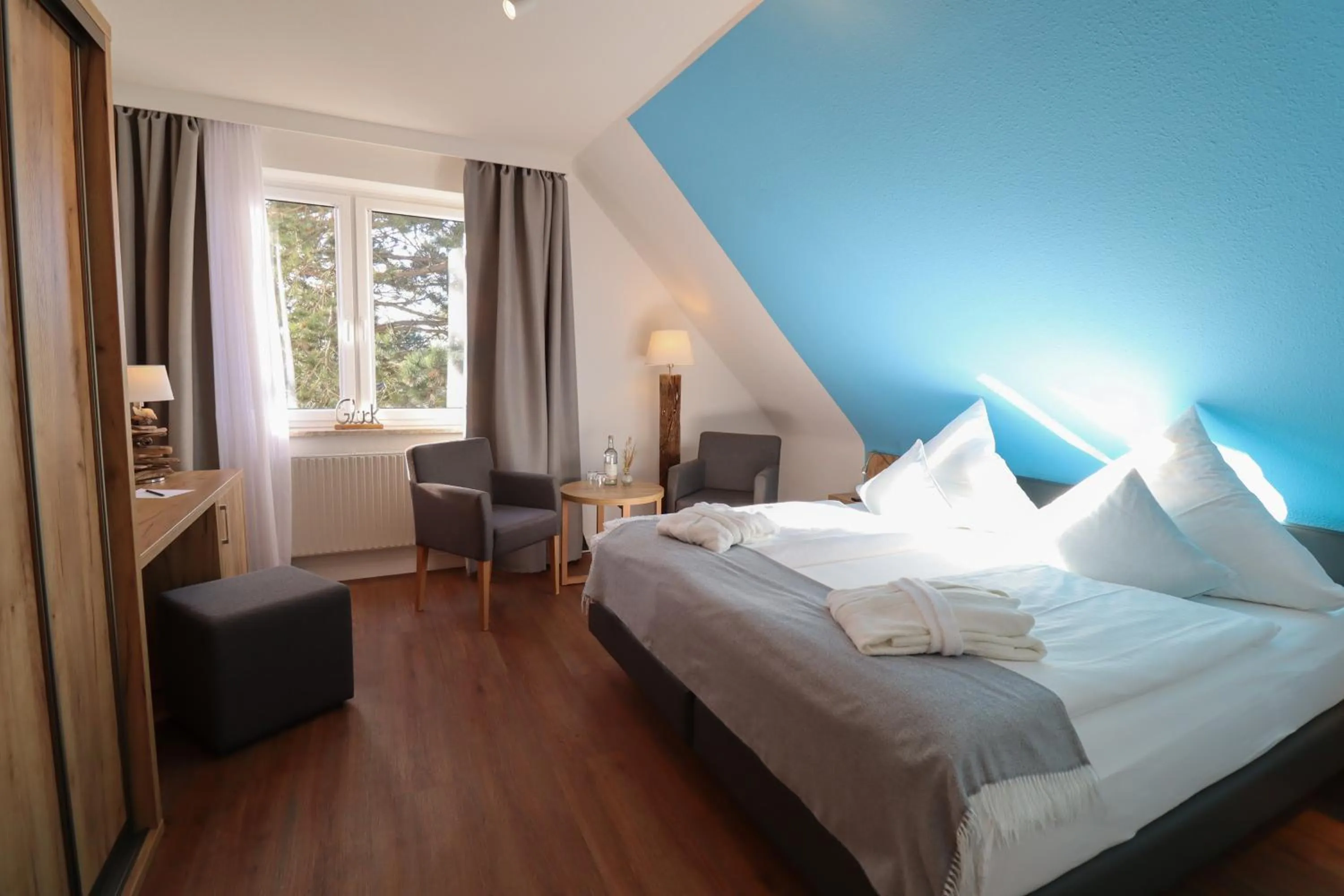 Photo of the whole room, Bed in Hotel Das kleine Glück - Adults Only