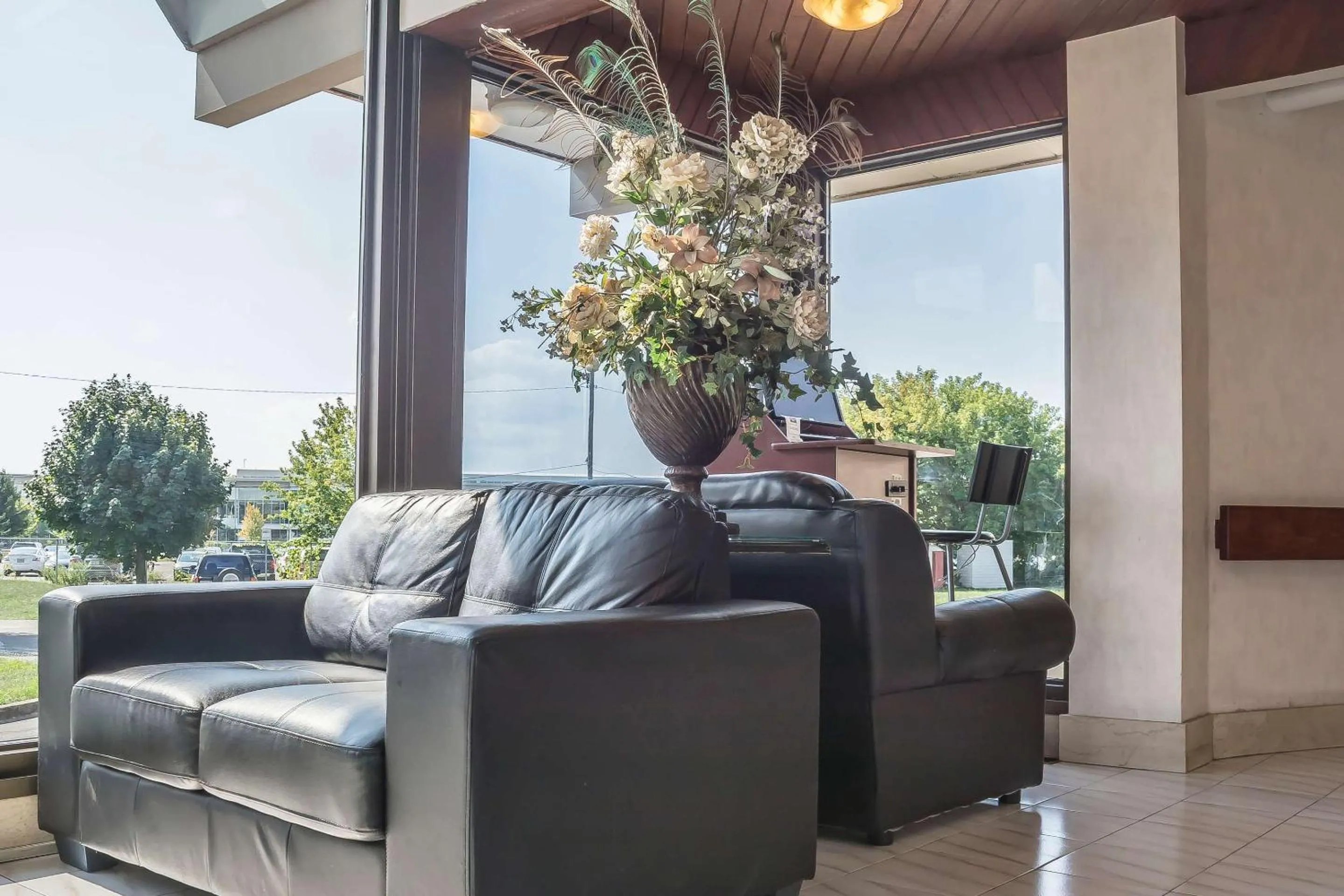 Lobby or reception in Rodeway Inn Fallsview
