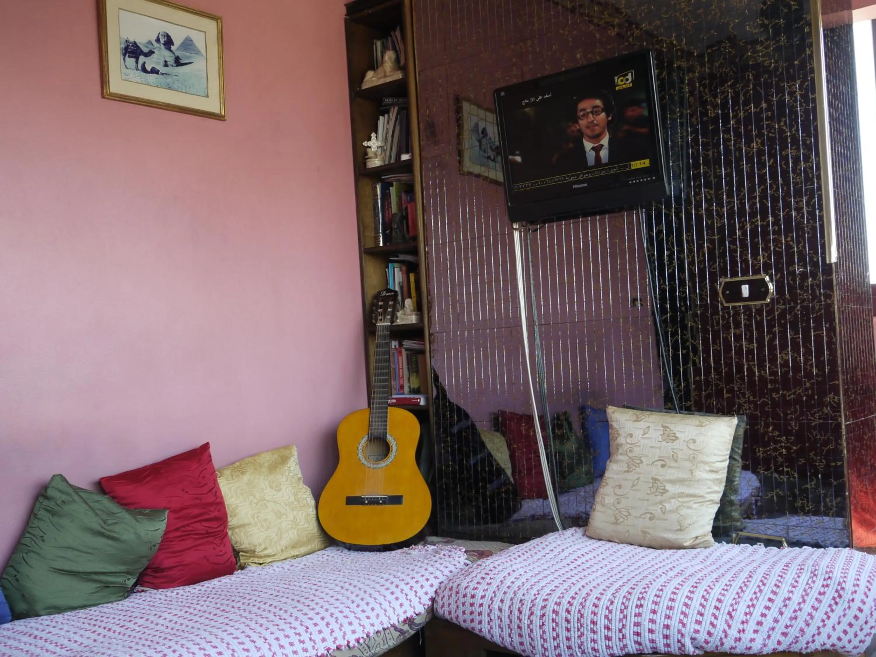 Library, Bed in Wake Up! Cairo Hostel