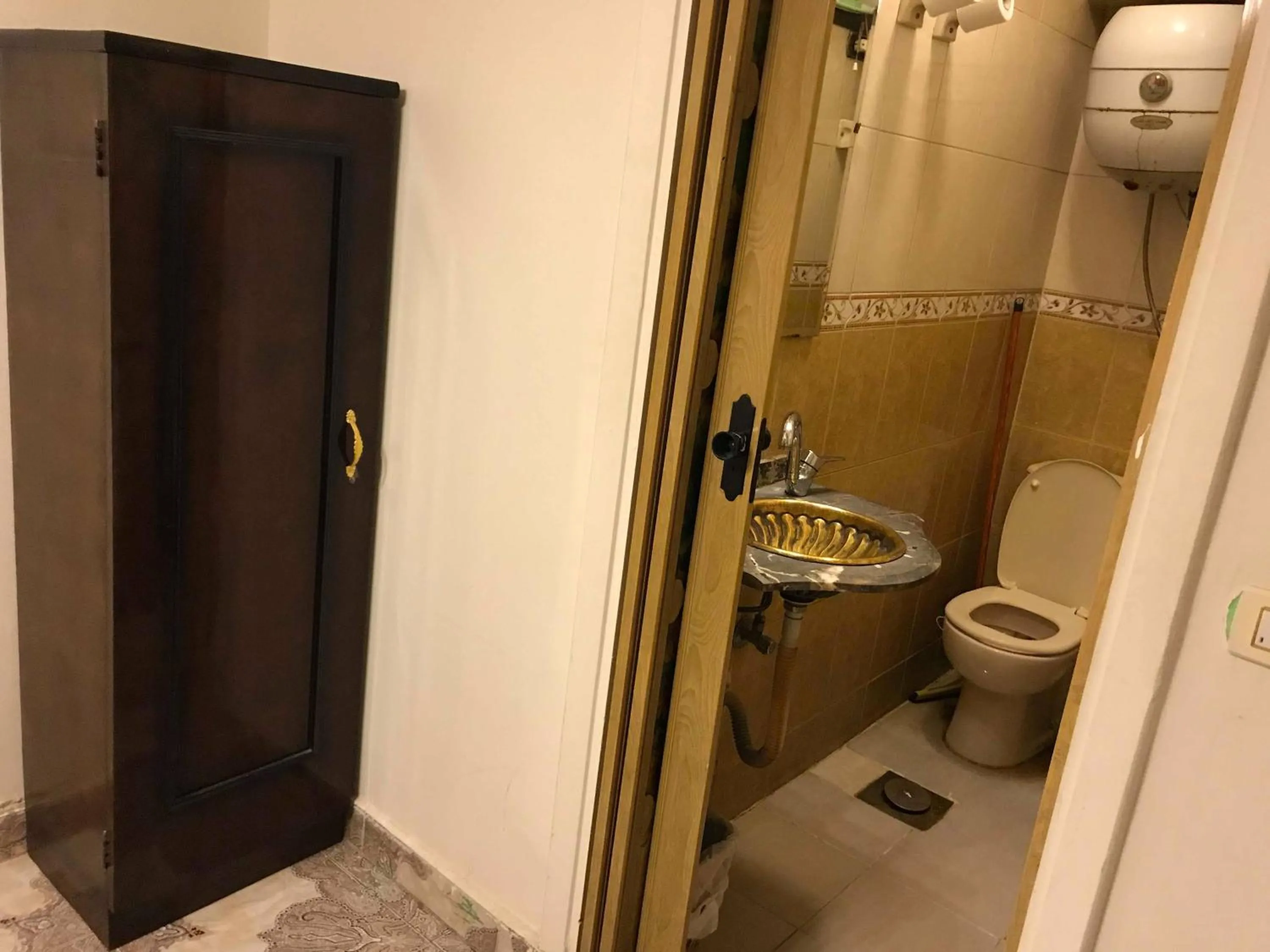 Wake Up! Cairo Hostel