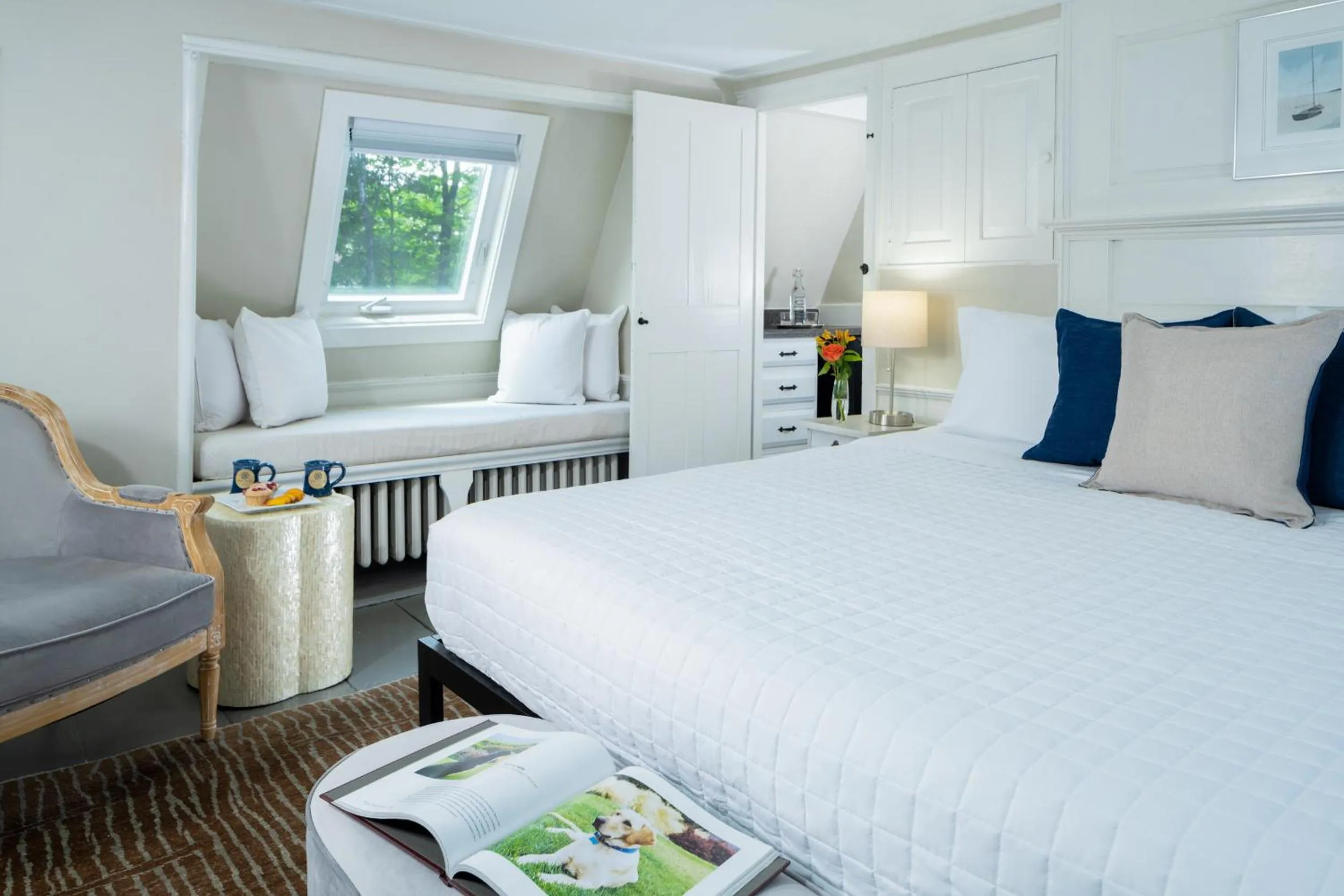 Bed in Waldo Emerson Inn