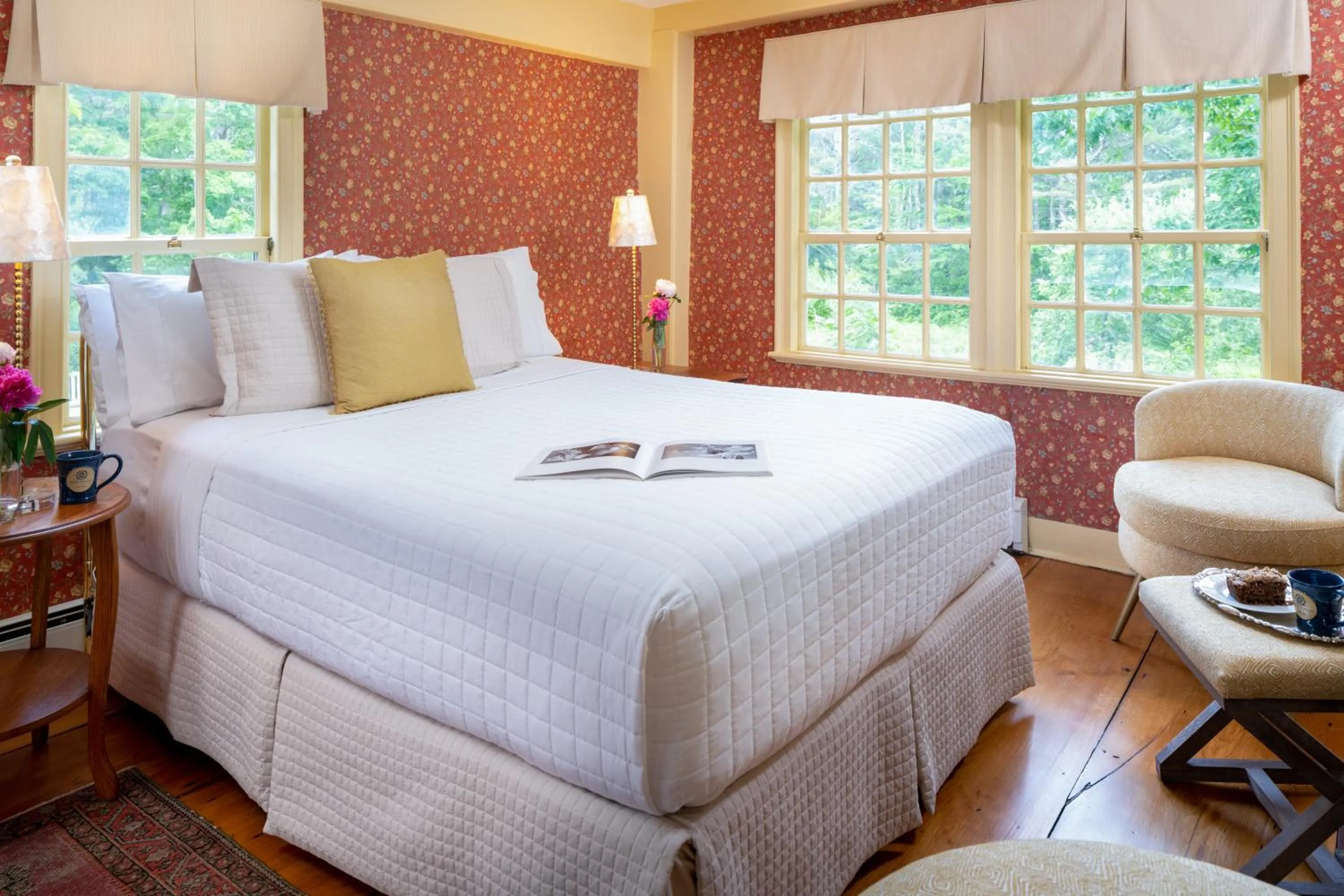 Bed in Waldo Emerson Inn