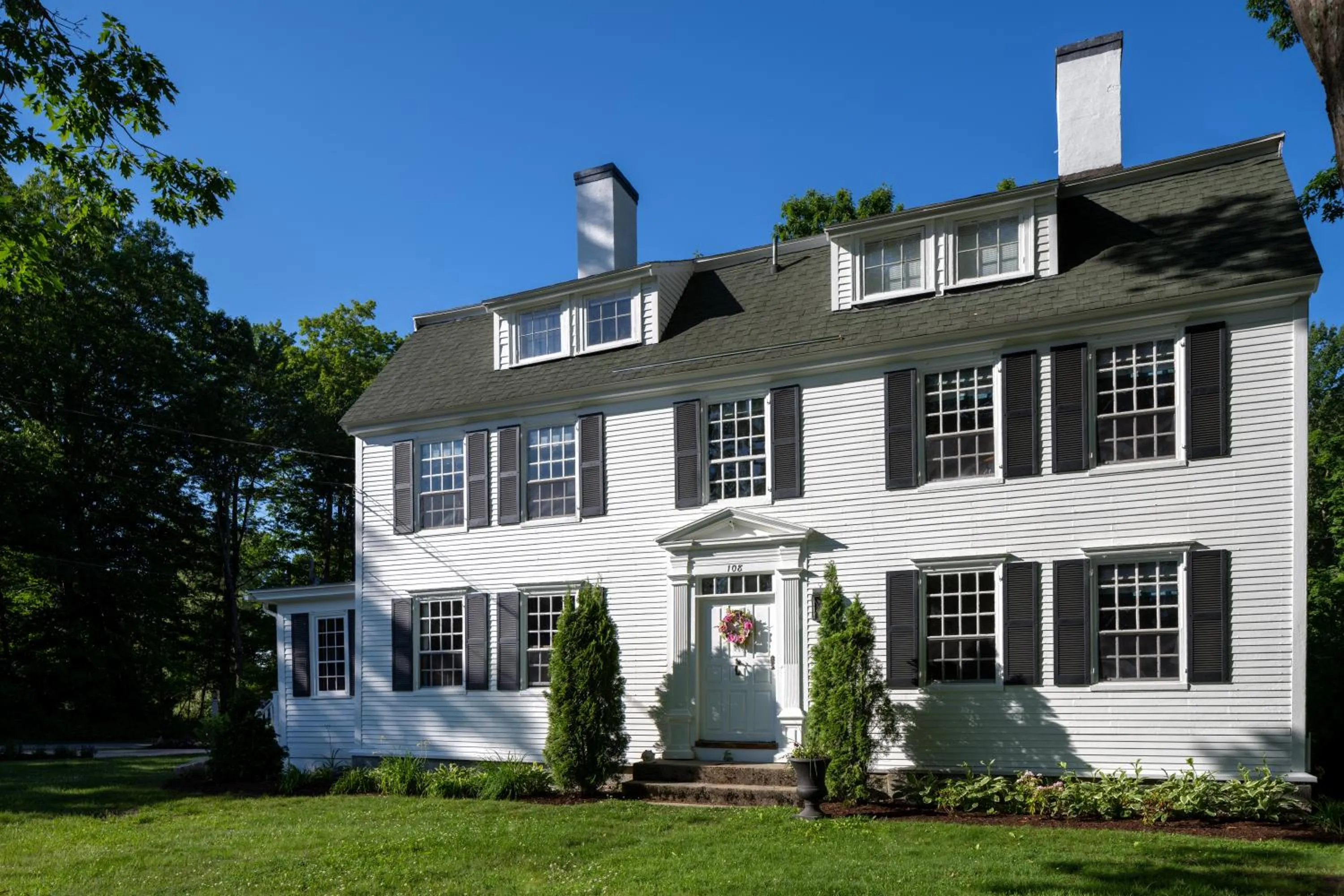Property building in Waldo Emerson Inn