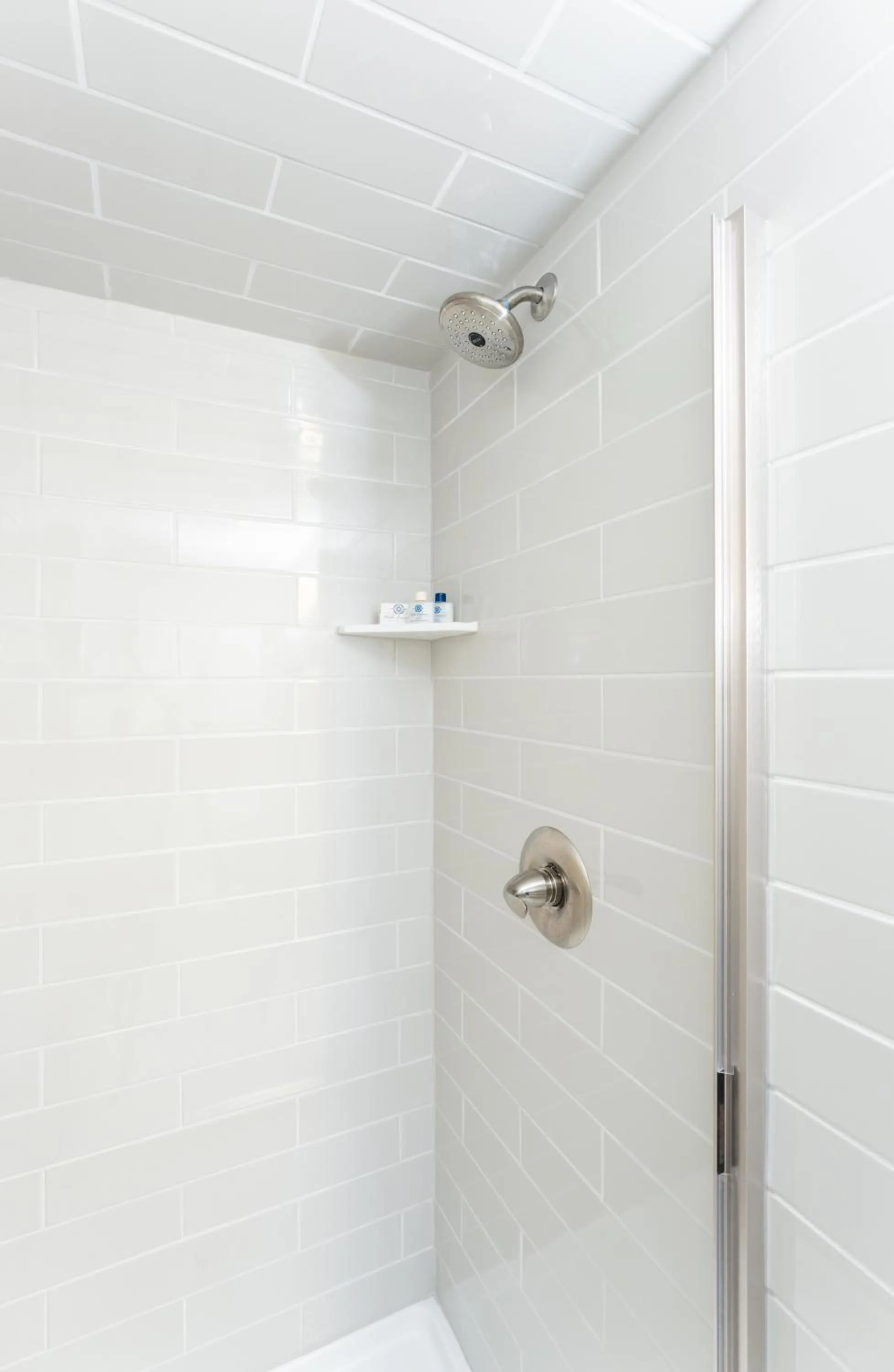 Shower in Waldo Emerson Inn