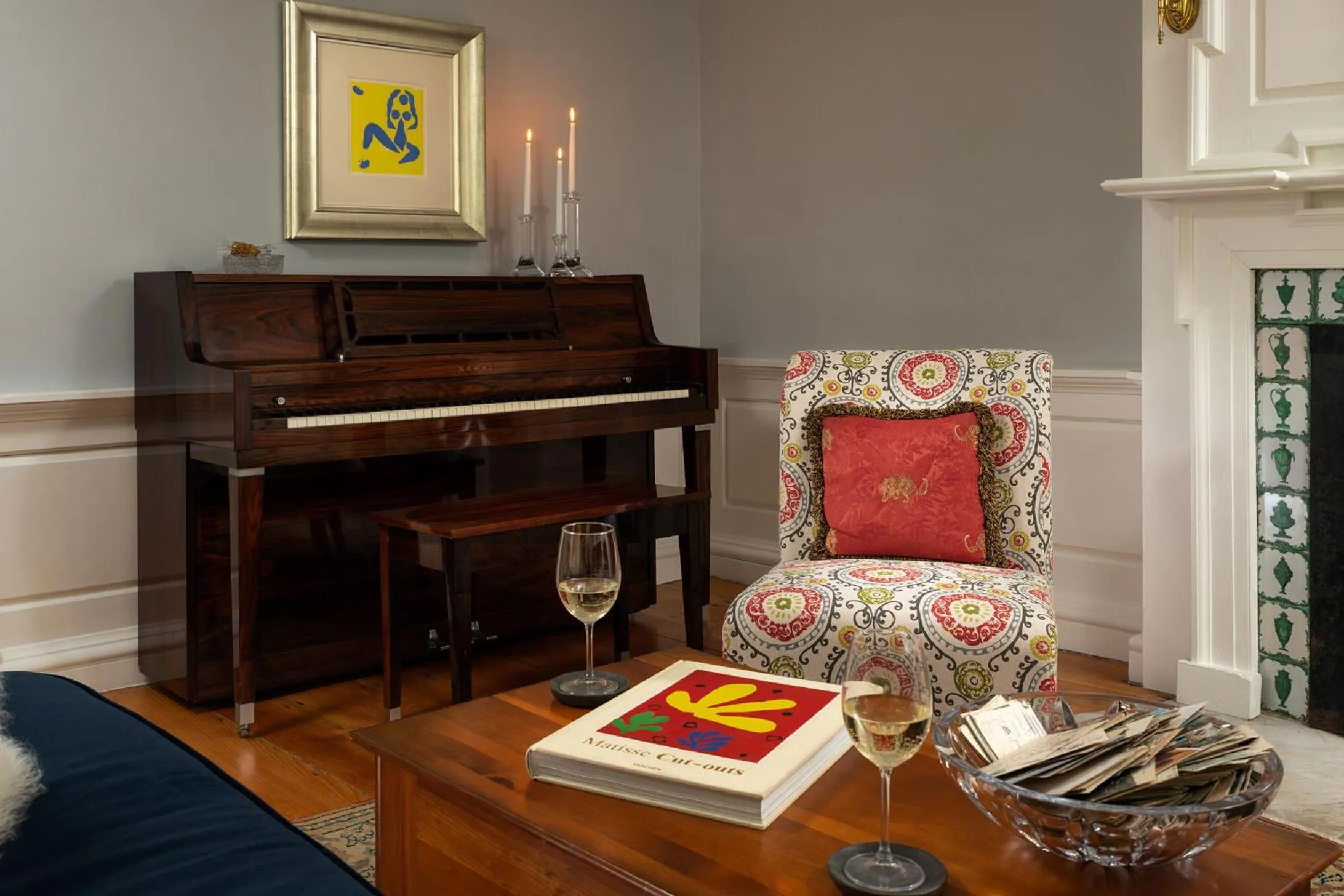 Seating area in Waldo Emerson Inn