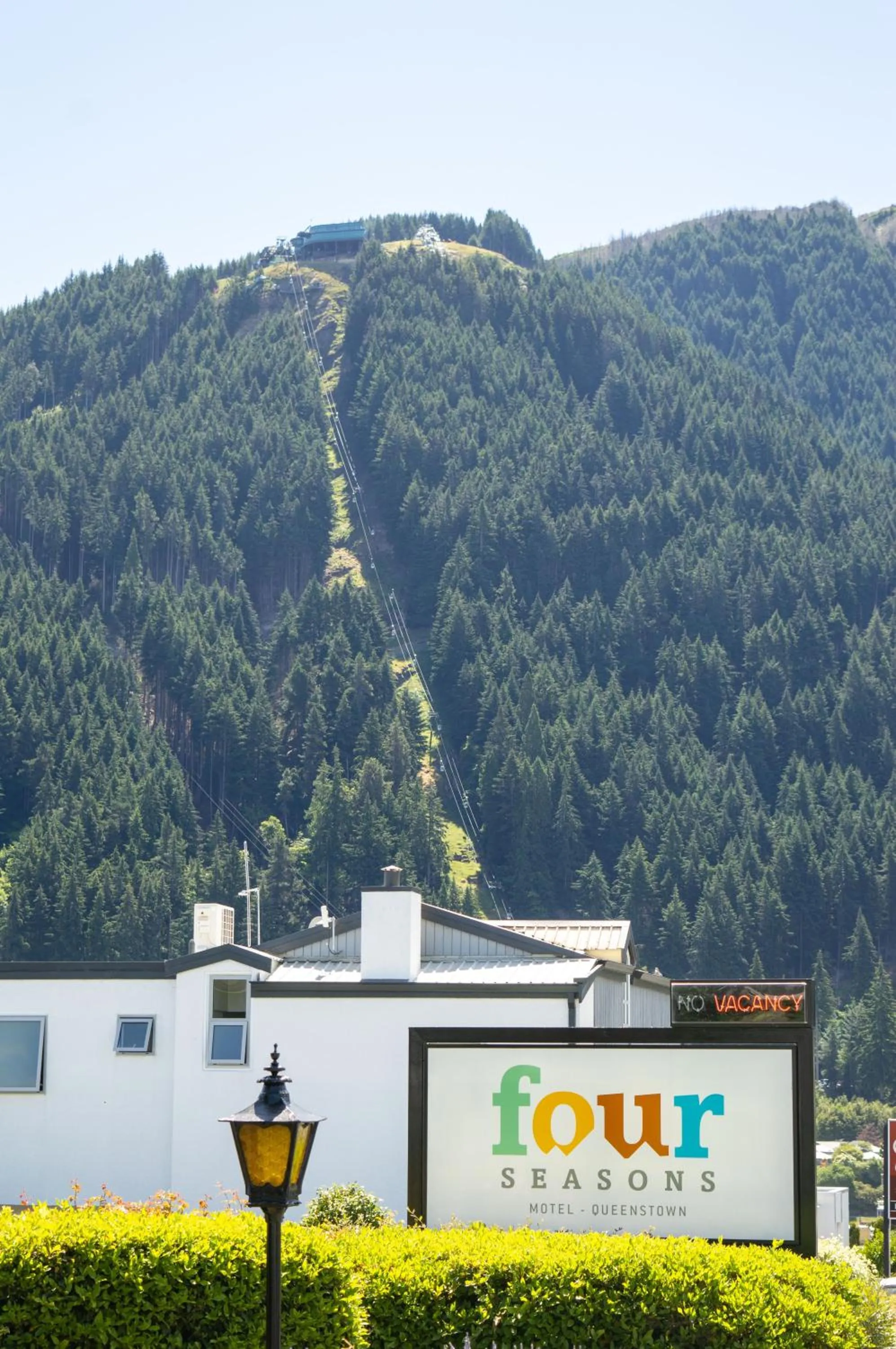 Mountain view in Four Seasons Motel