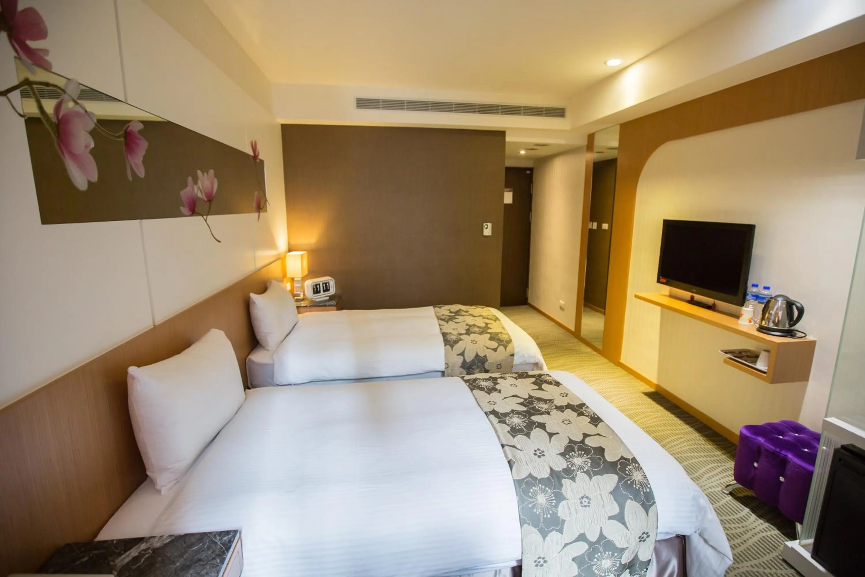 Twin Room with Private Bathroom in Ximen Relite Hotel
