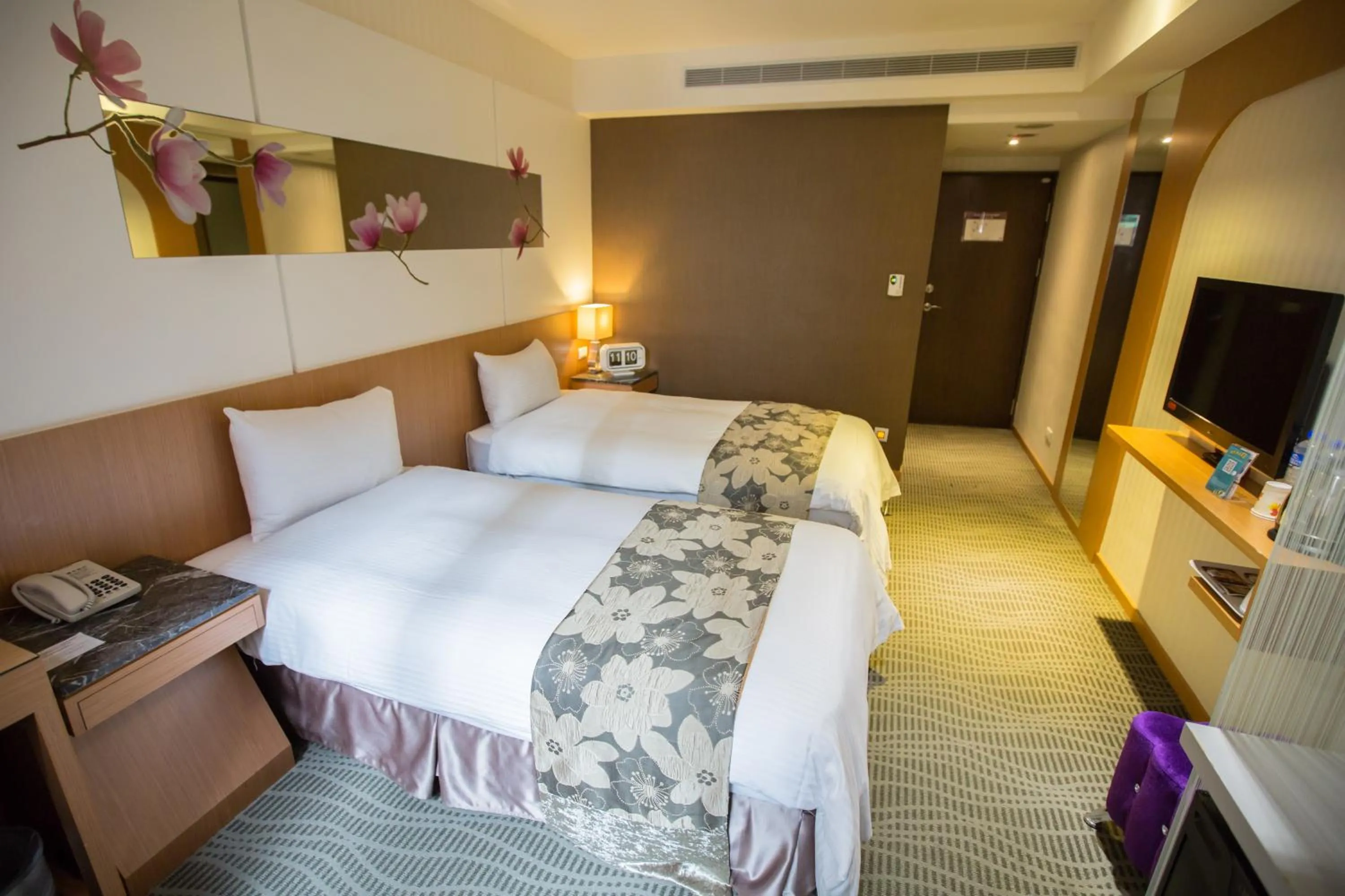 Twin Room with Private Bathroom in Ximen Relite Hotel