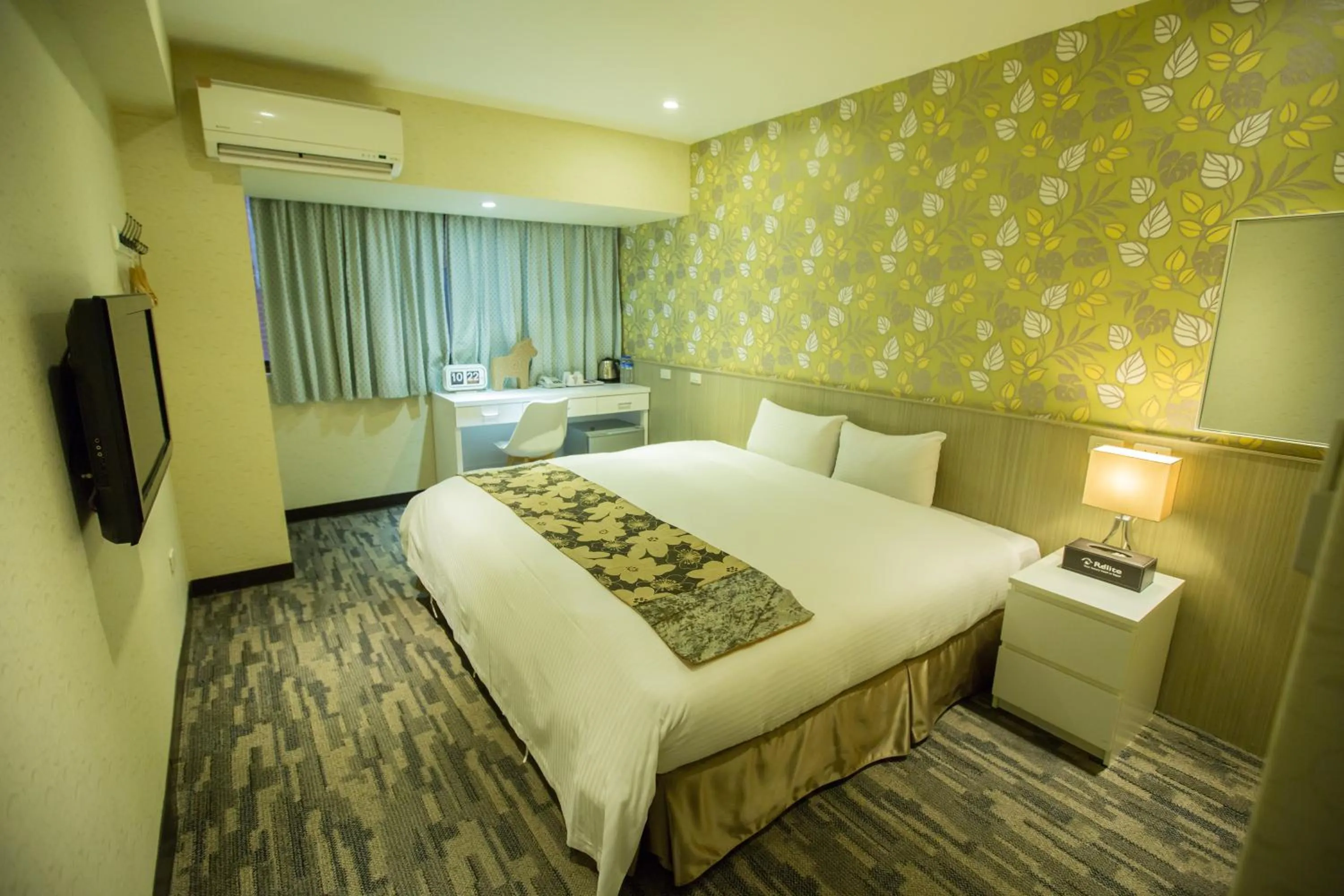 Bed in Ximen Relite Hotel